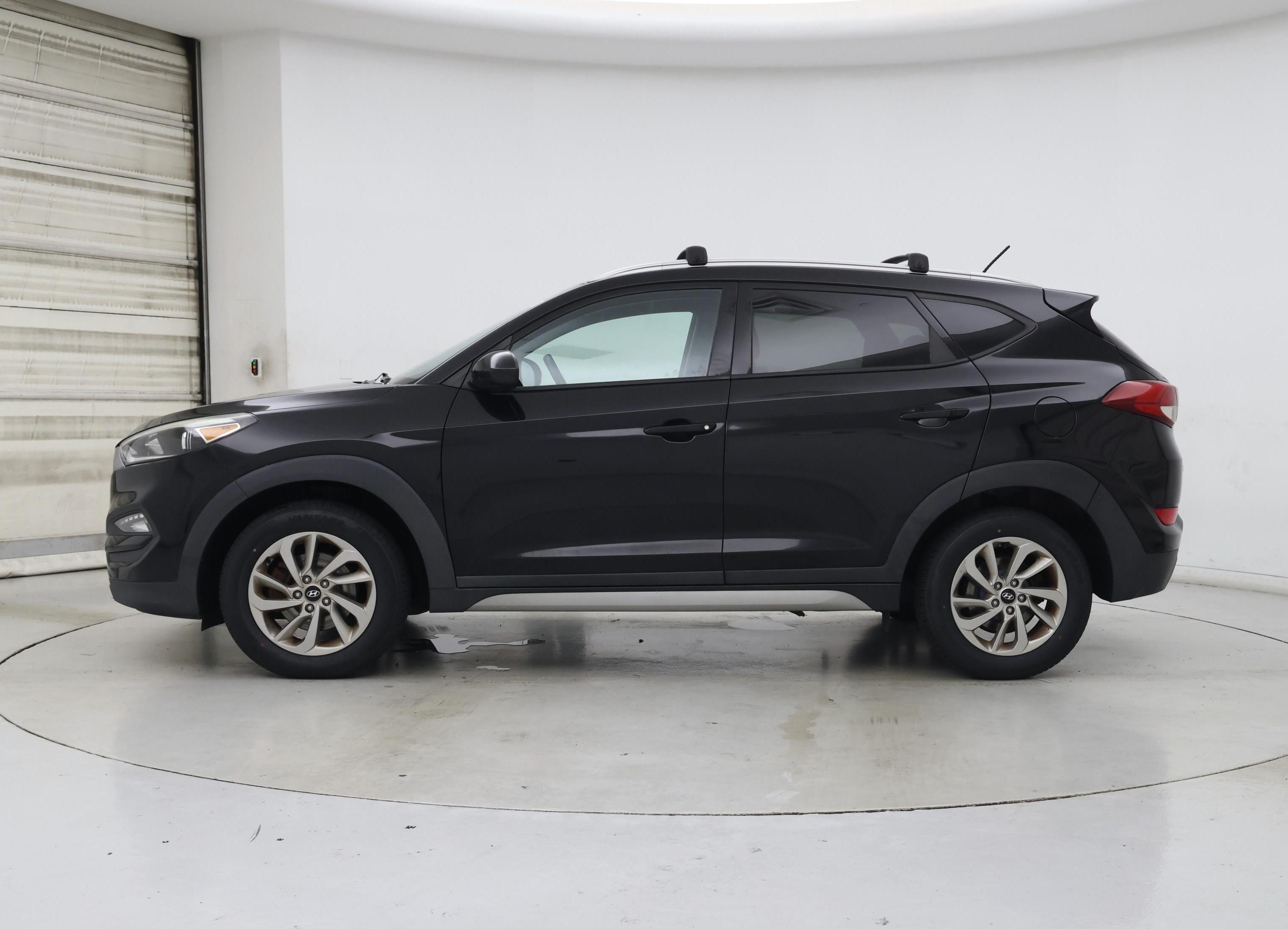 Thumbnail: 2017 Hyundai Tucson - 3