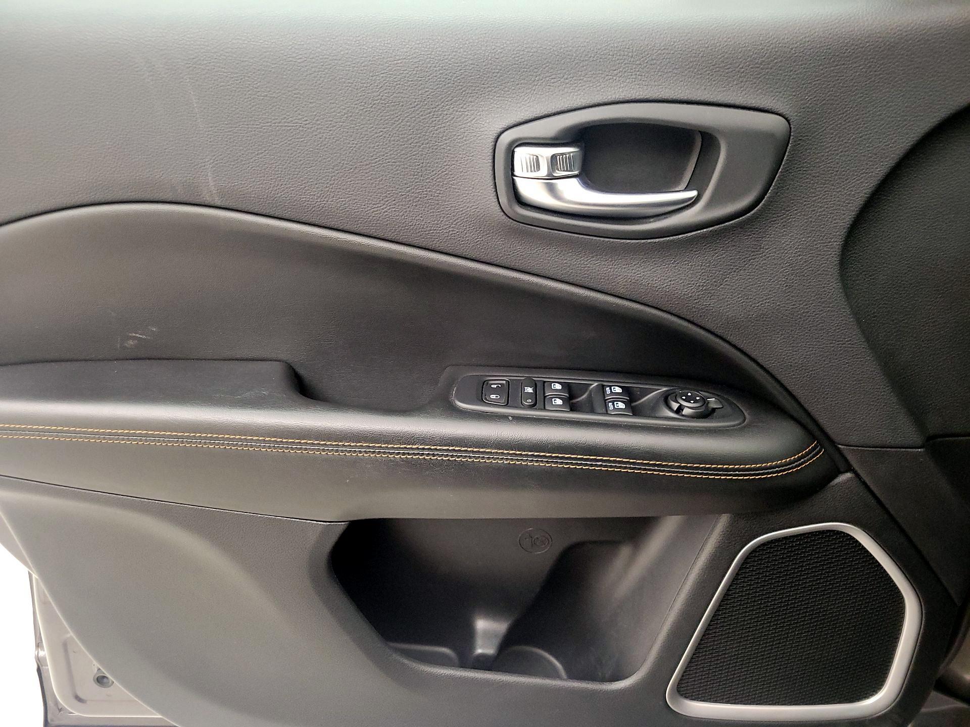 Thumbnail: 2019 Jeep Compass - 12