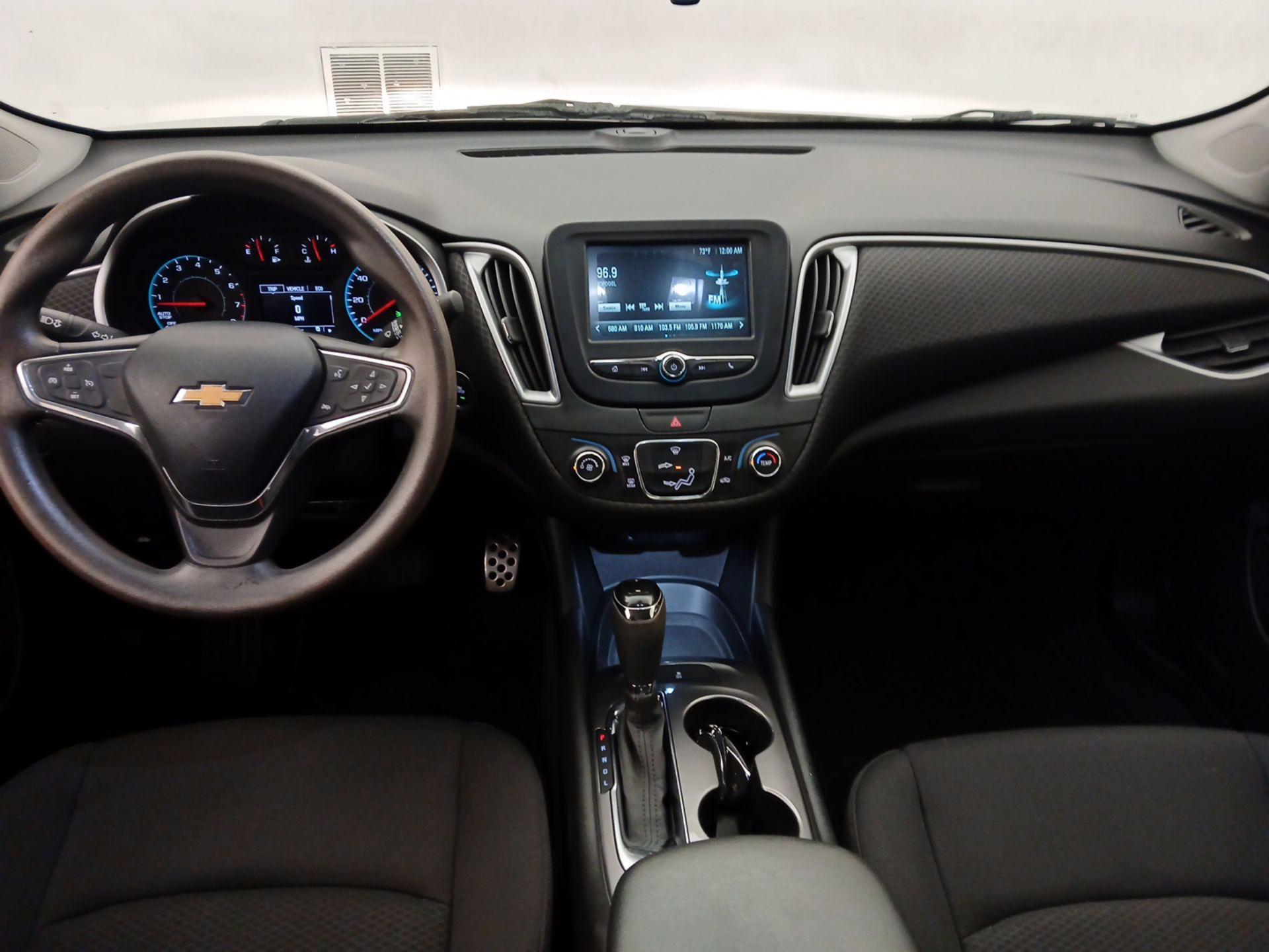 Thumbnail: 2016 Chevrolet Malibu - 9
