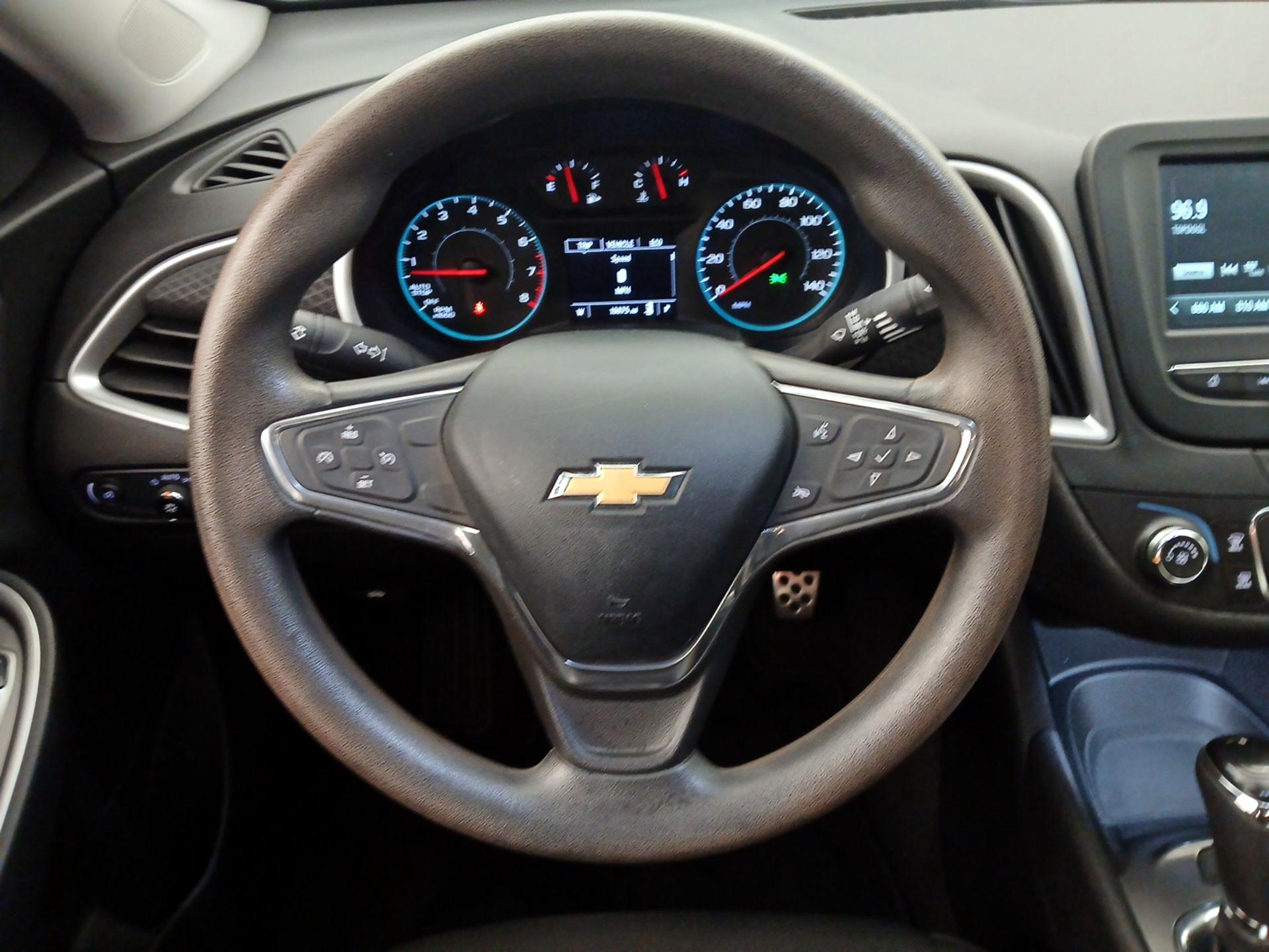 Thumbnail: 2016 Chevrolet Malibu - 10