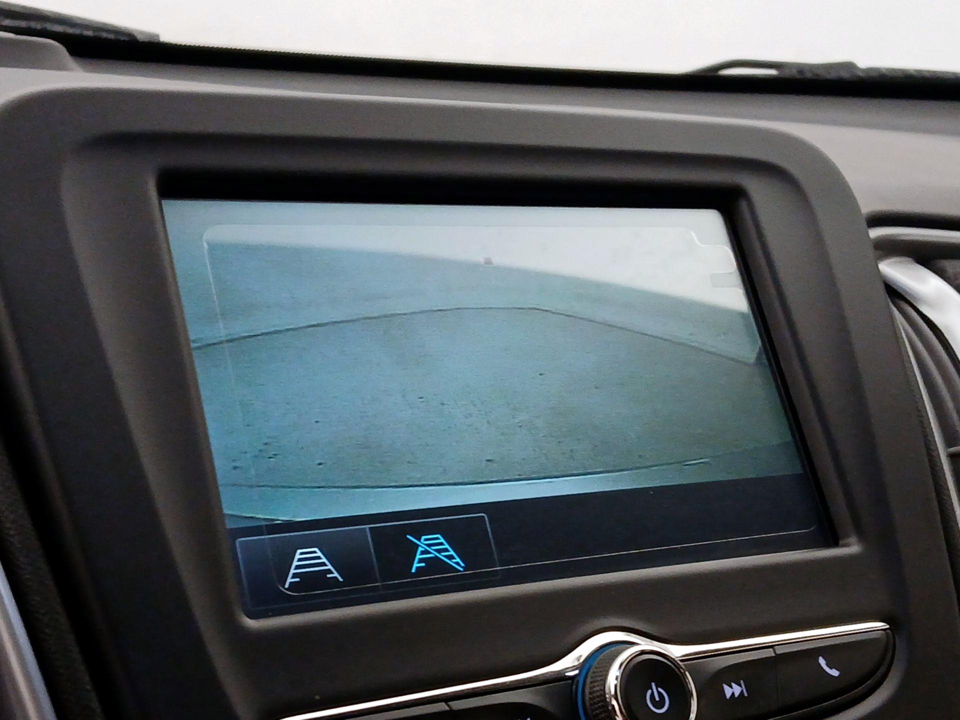 Thumbnail: 2016 Chevrolet Malibu - 14