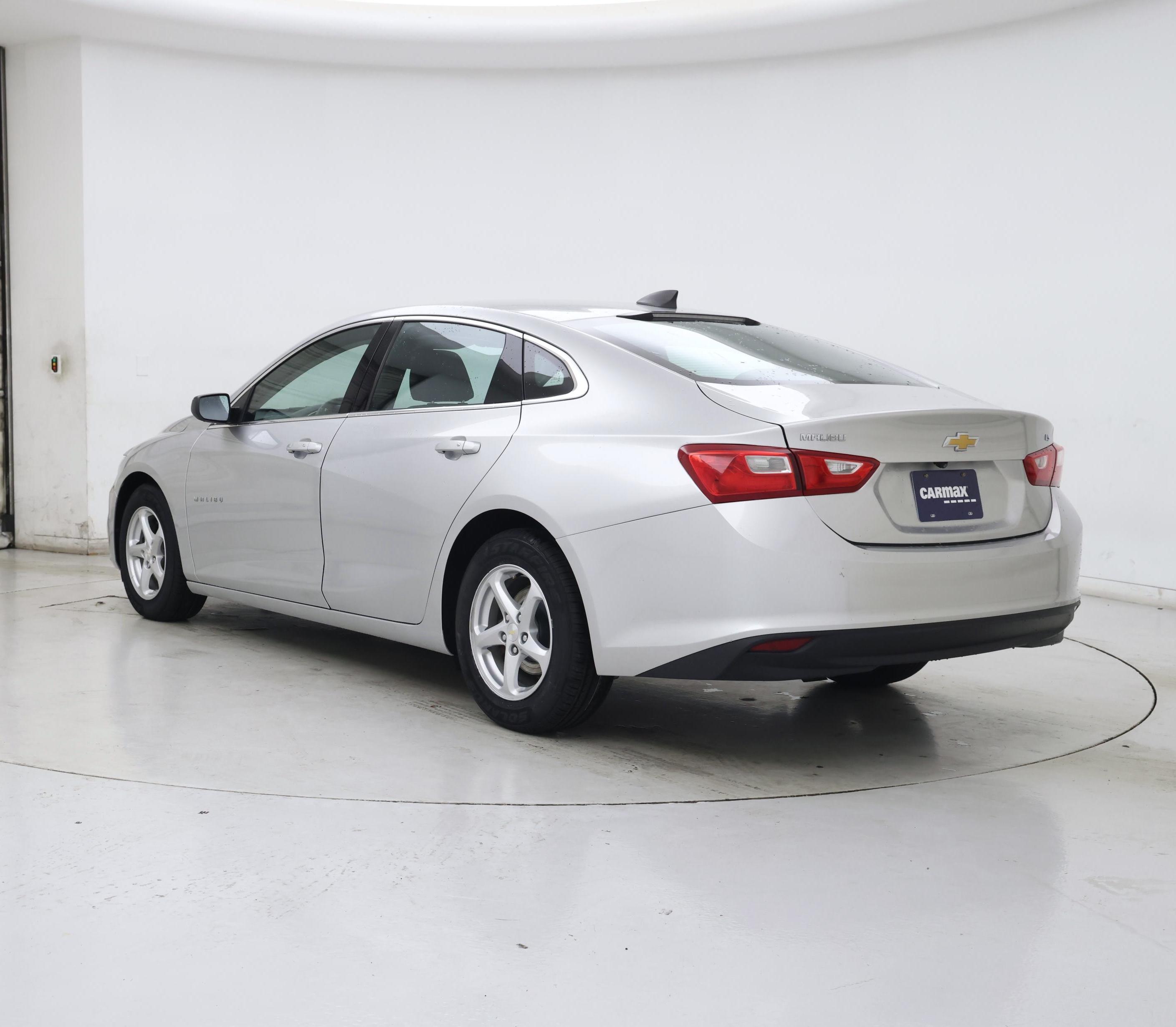 Thumbnail: 2016 Chevrolet Malibu - 2