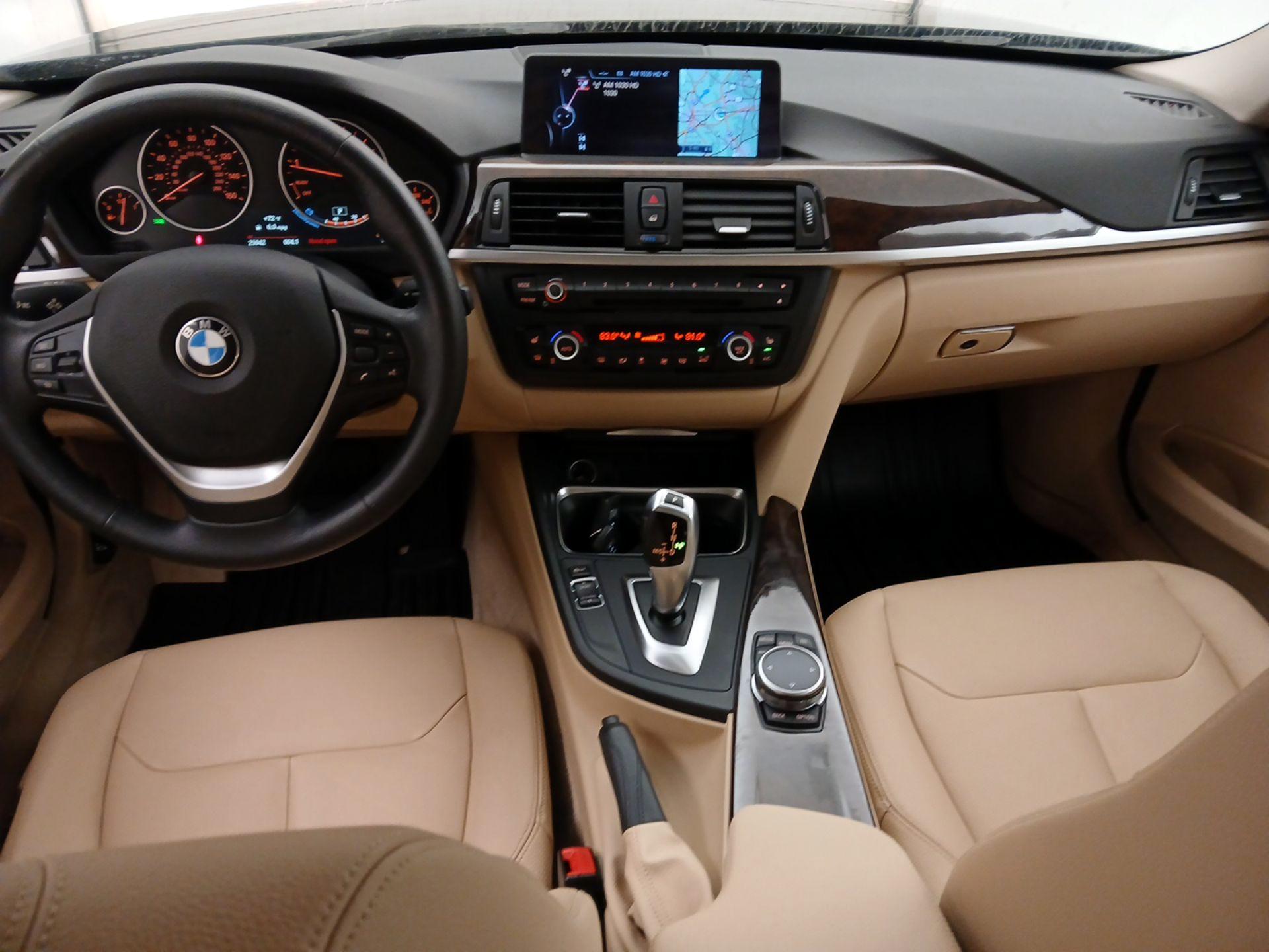 Thumbnail: 2015 BMW 3 Series - 9