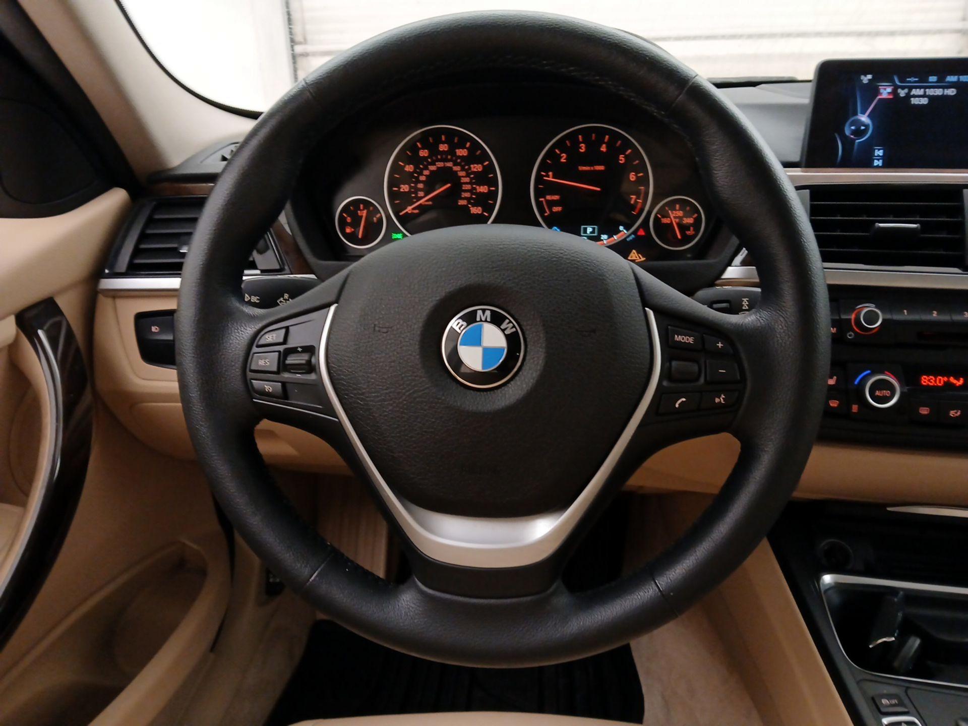 Thumbnail: 2015 BMW 3 Series - 10