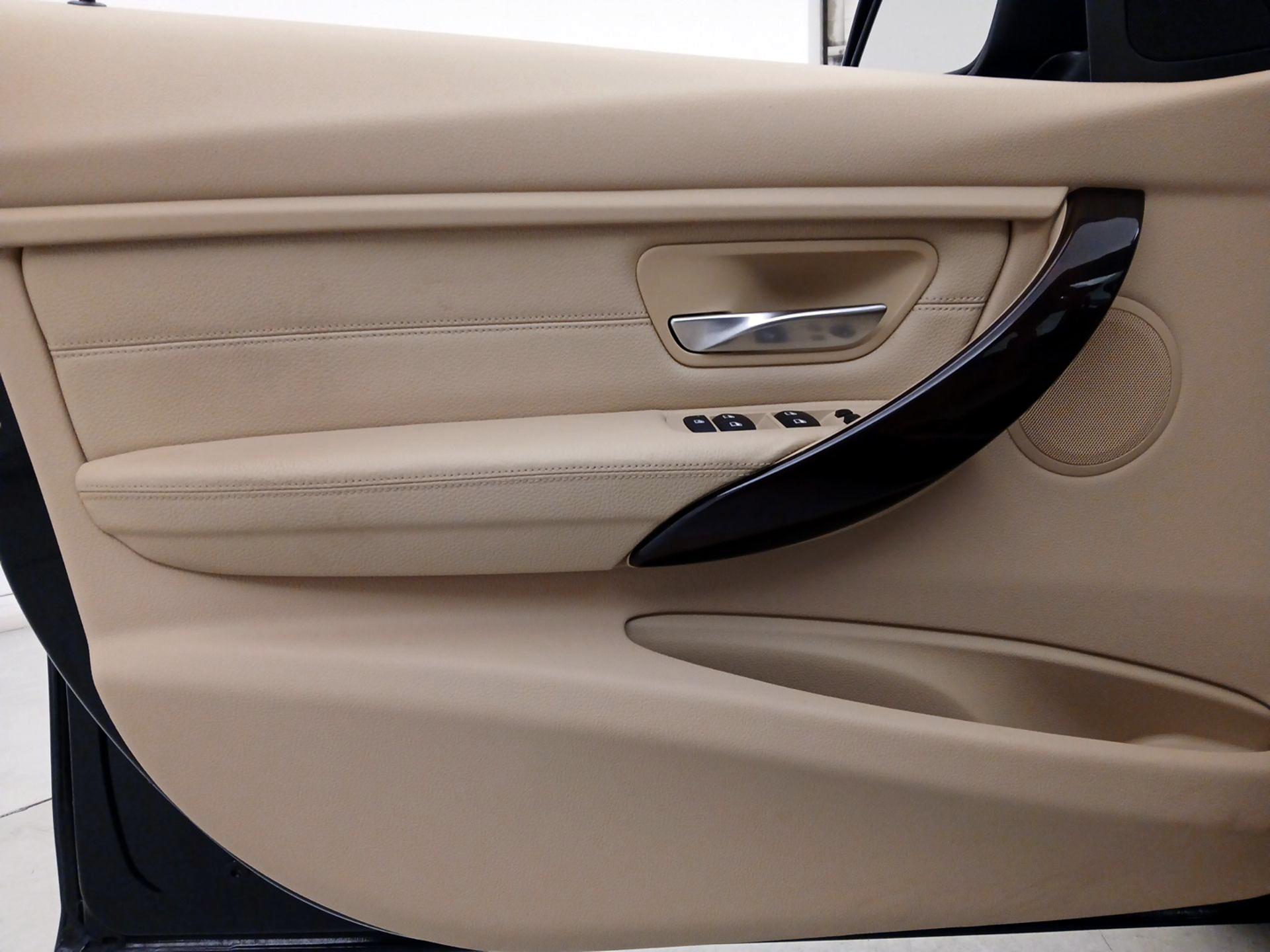 Thumbnail: 2015 BMW 3 Series - 12