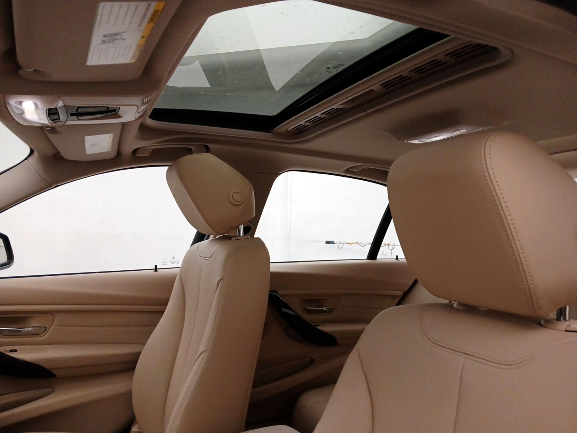 Thumbnail: 2015 BMW 3 Series - 19