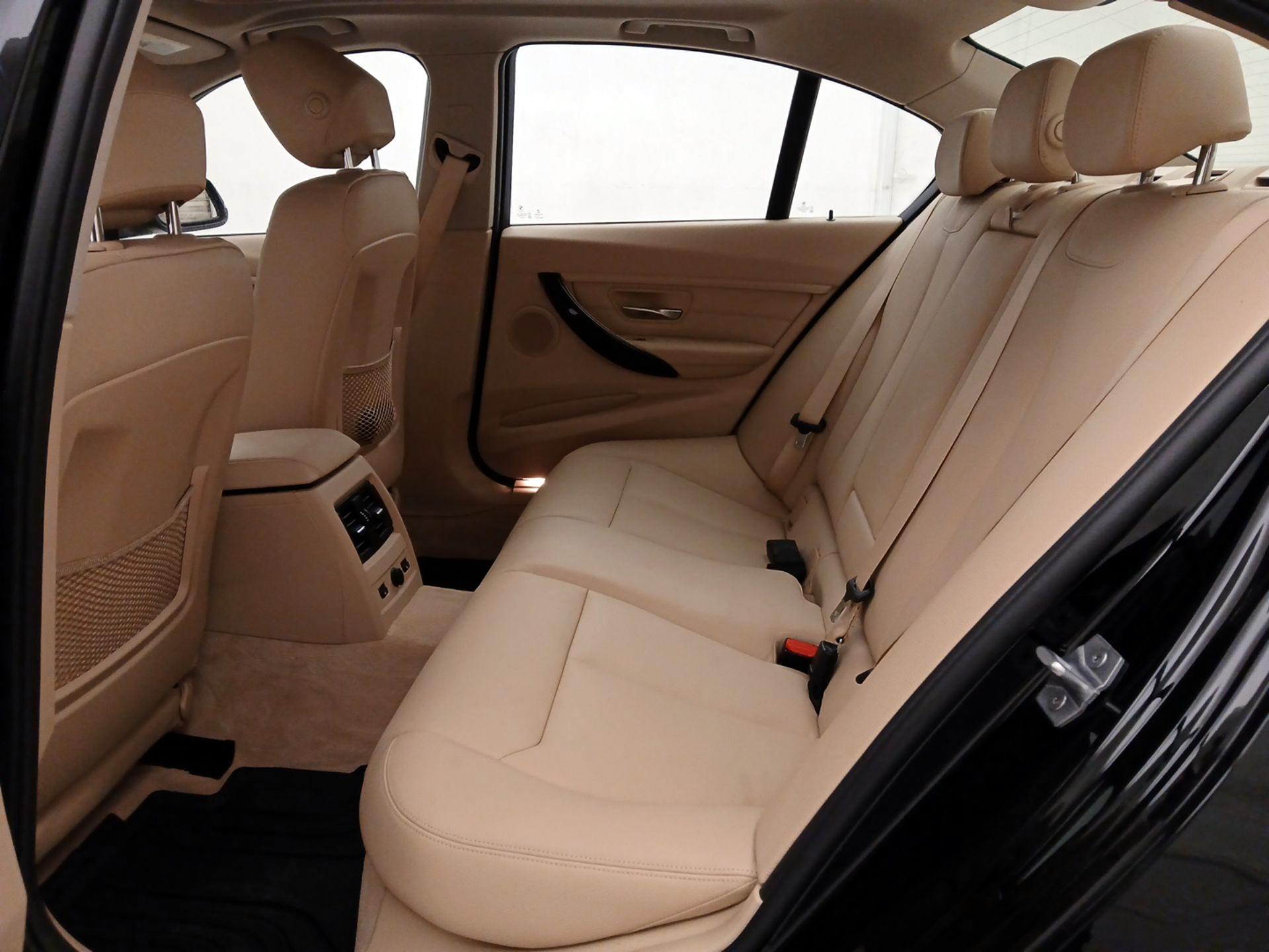 Thumbnail: 2015 BMW 3 Series - 20