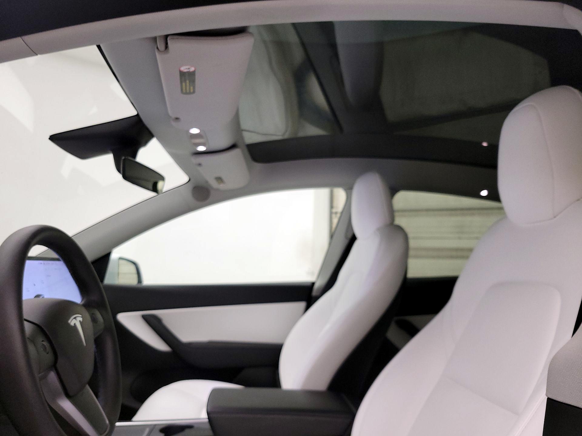 Thumbnail: 2022 Tesla Model Y - 17