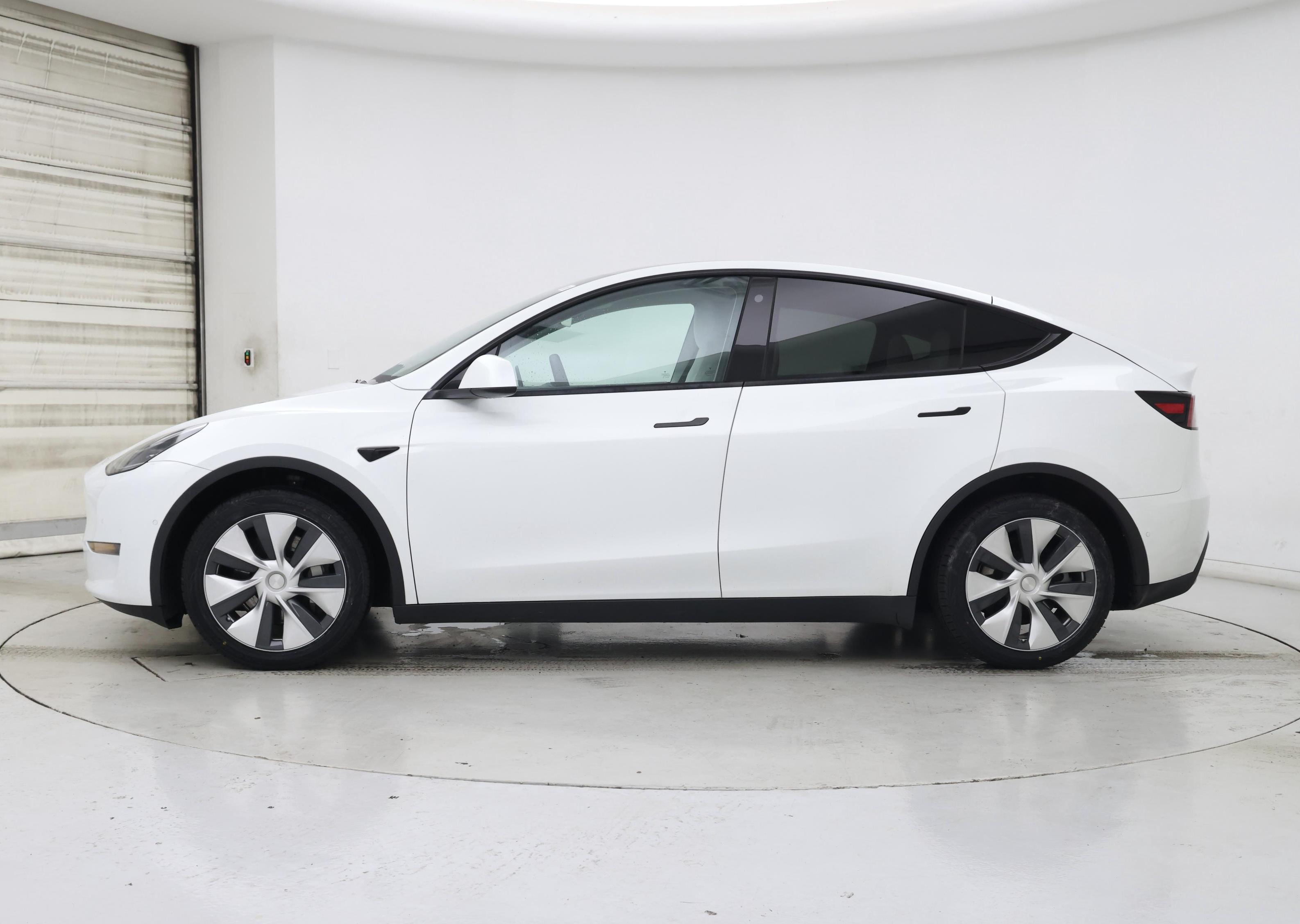Thumbnail: 2022 Tesla Model Y - 3