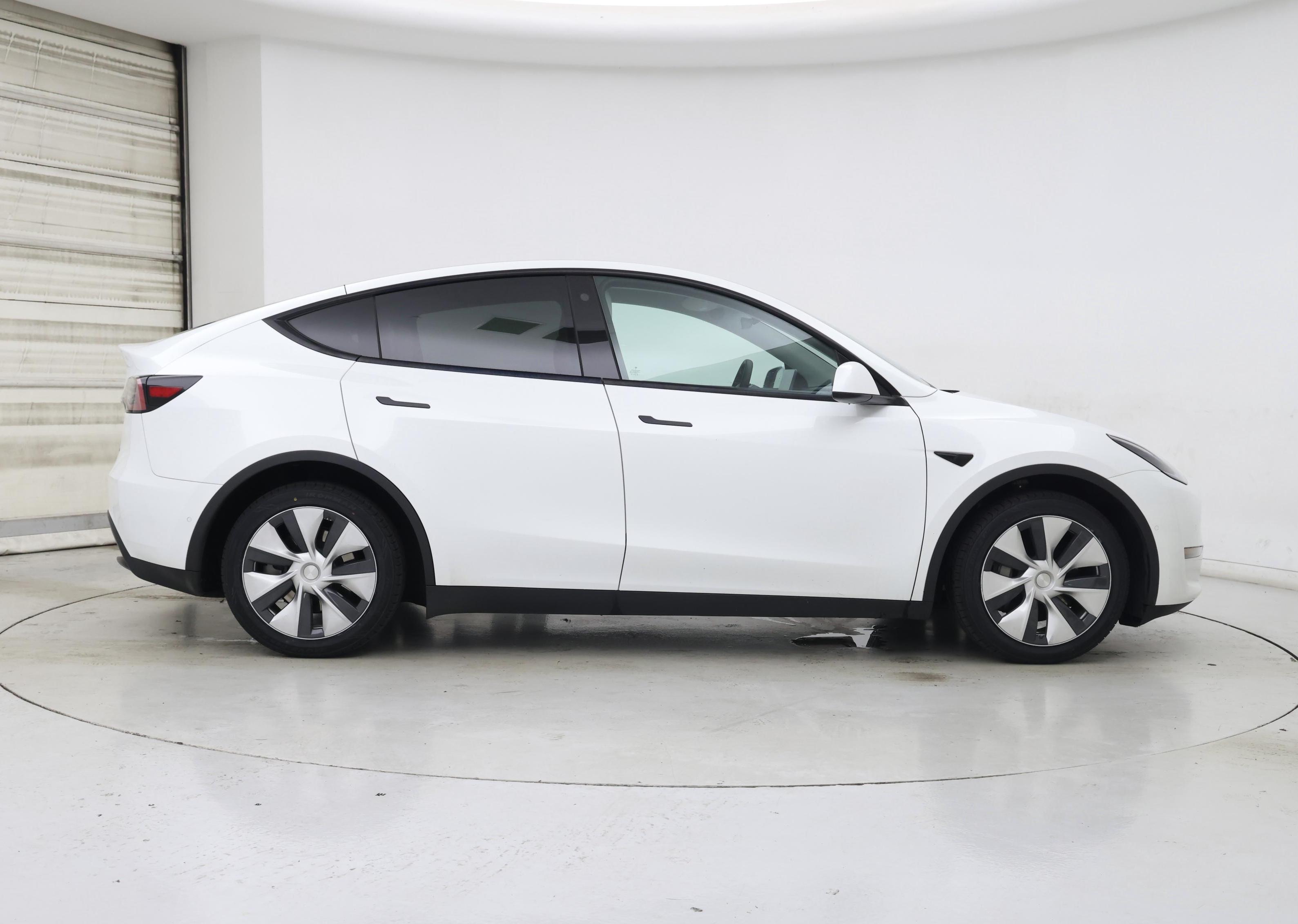 Thumbnail: 2022 Tesla Model Y - 7