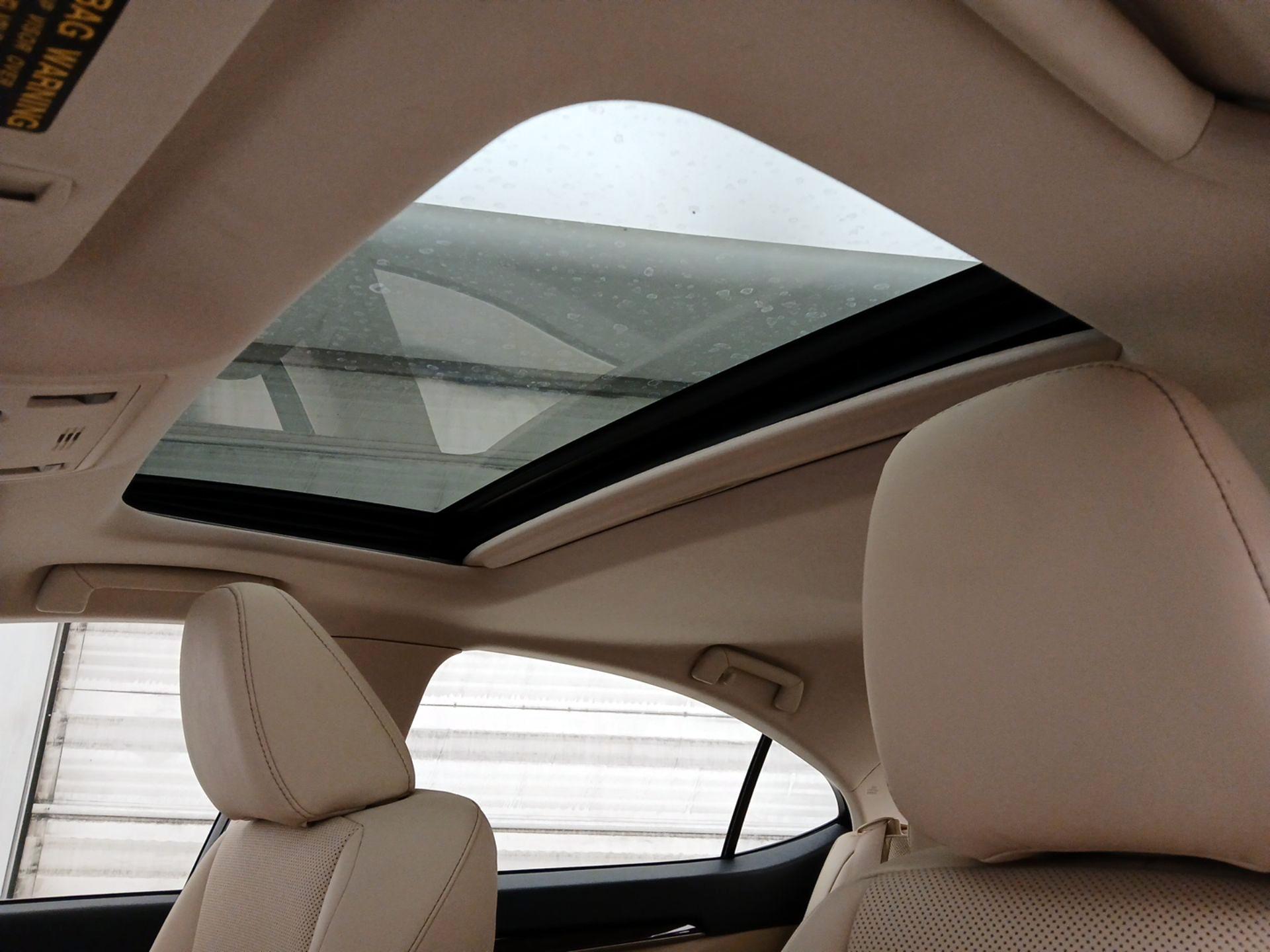 Thumbnail: 2015 Lexus ES - 20