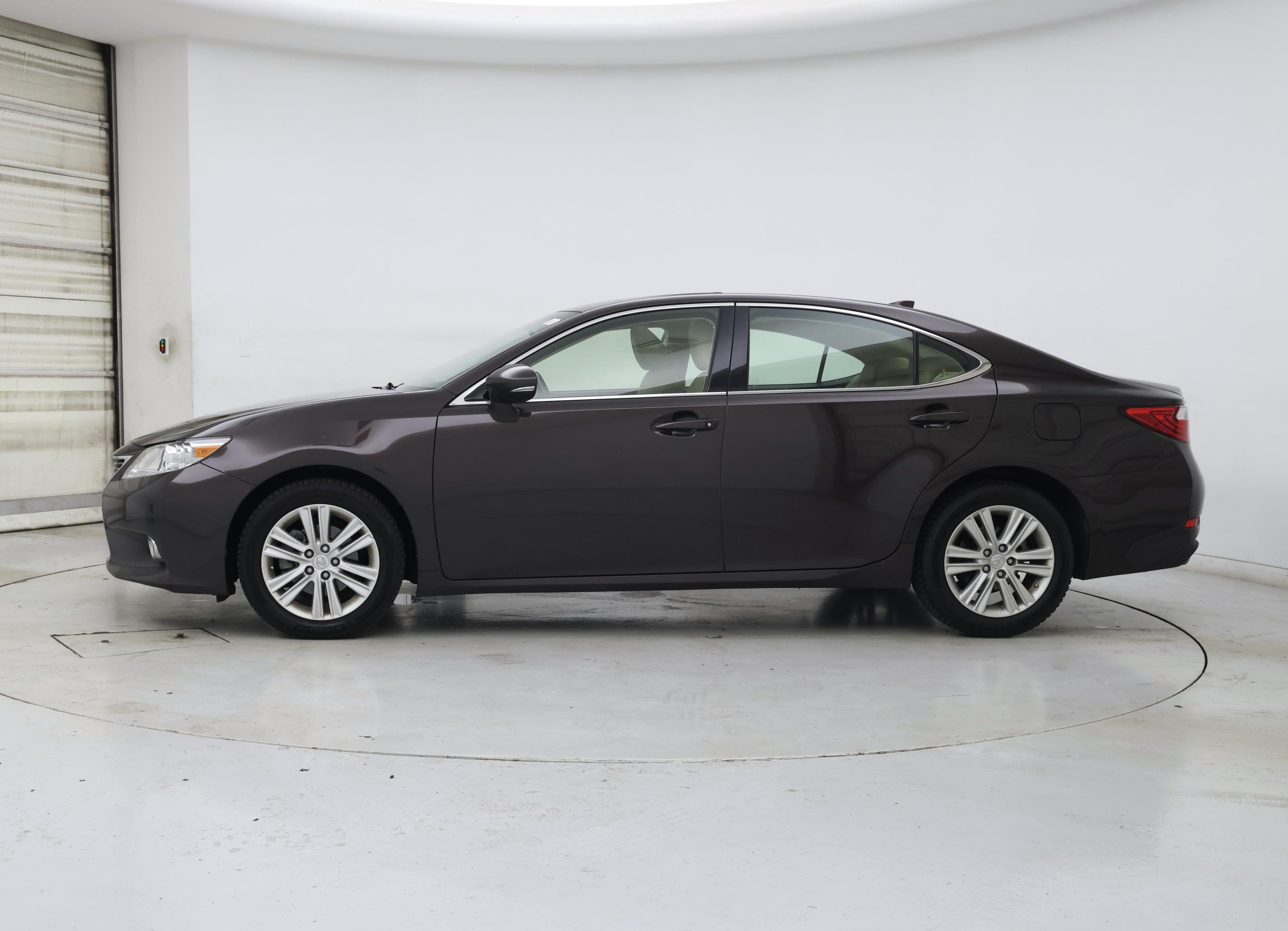 Thumbnail: 2015 Lexus ES - 3
