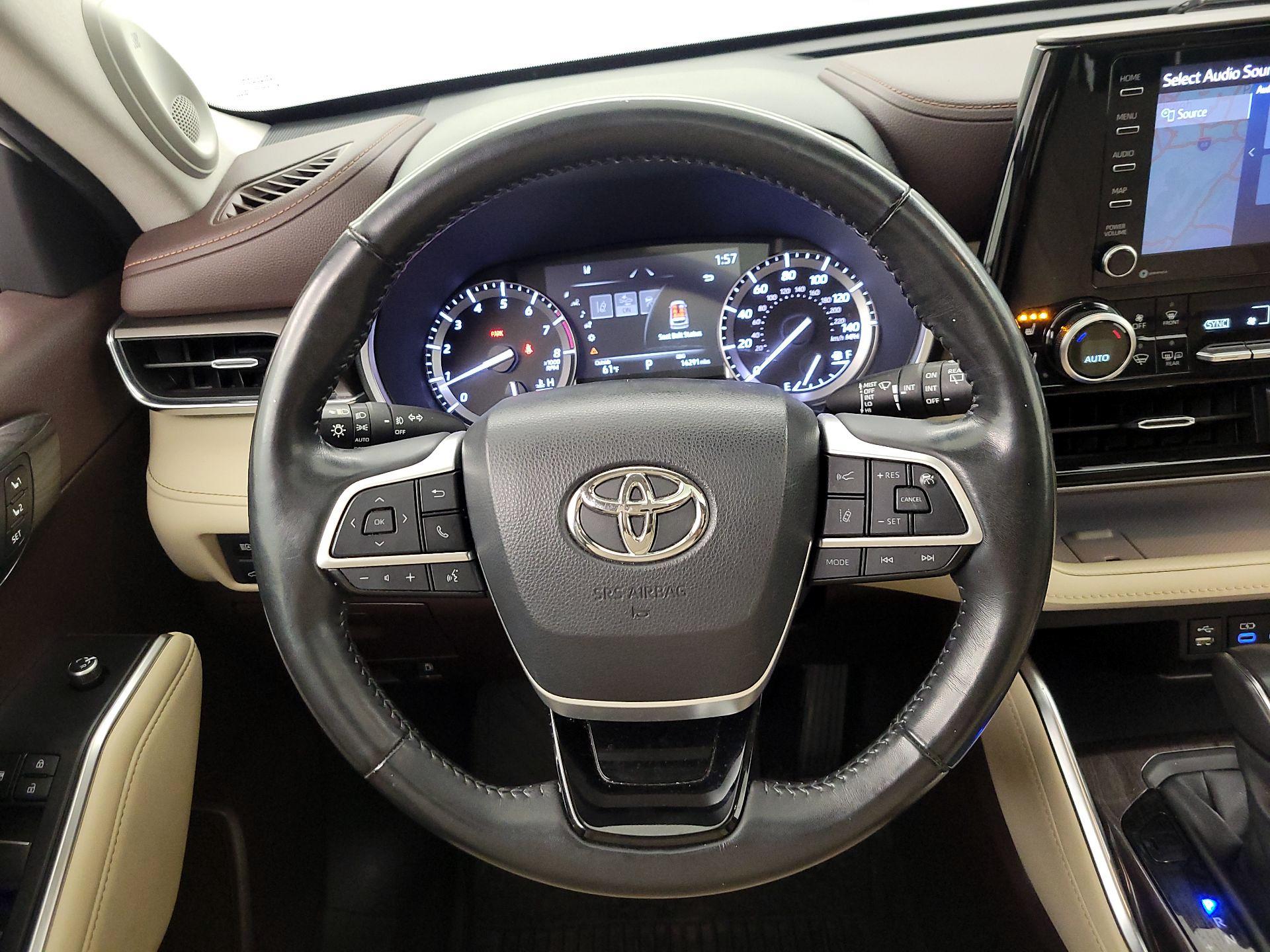 Thumbnail: 2022 Toyota Highlander - 10