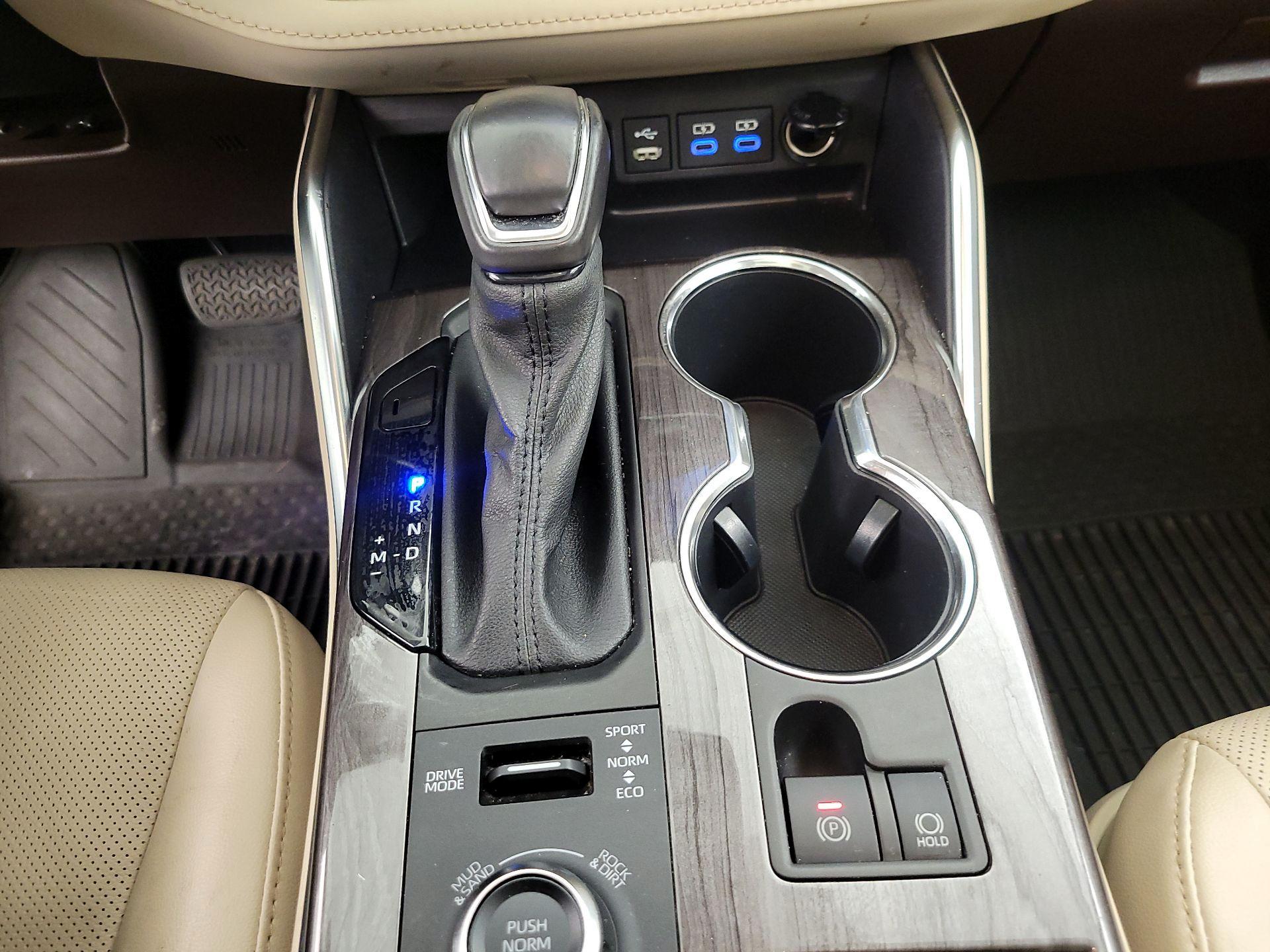 Thumbnail: 2022 Toyota Highlander - 17