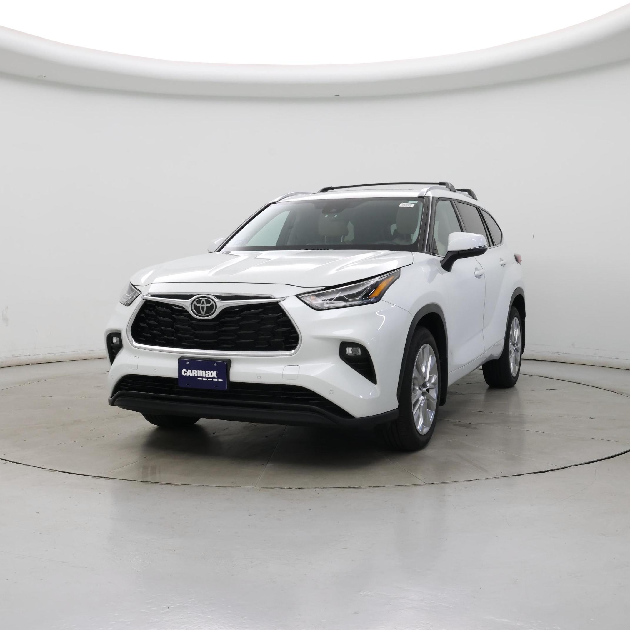 Thumbnail: 2022 Toyota Highlander - 4