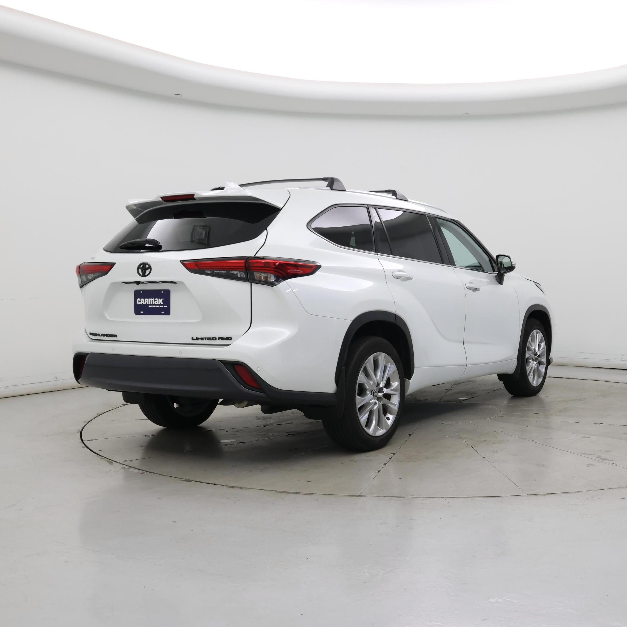 Thumbnail: 2022 Toyota Highlander - 8