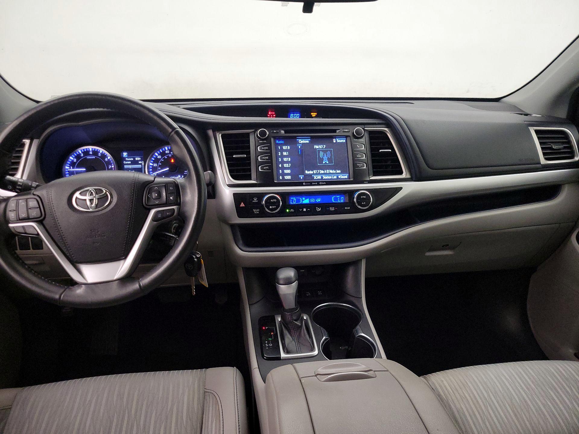 Thumbnail: 2019 Toyota Highlander - 9