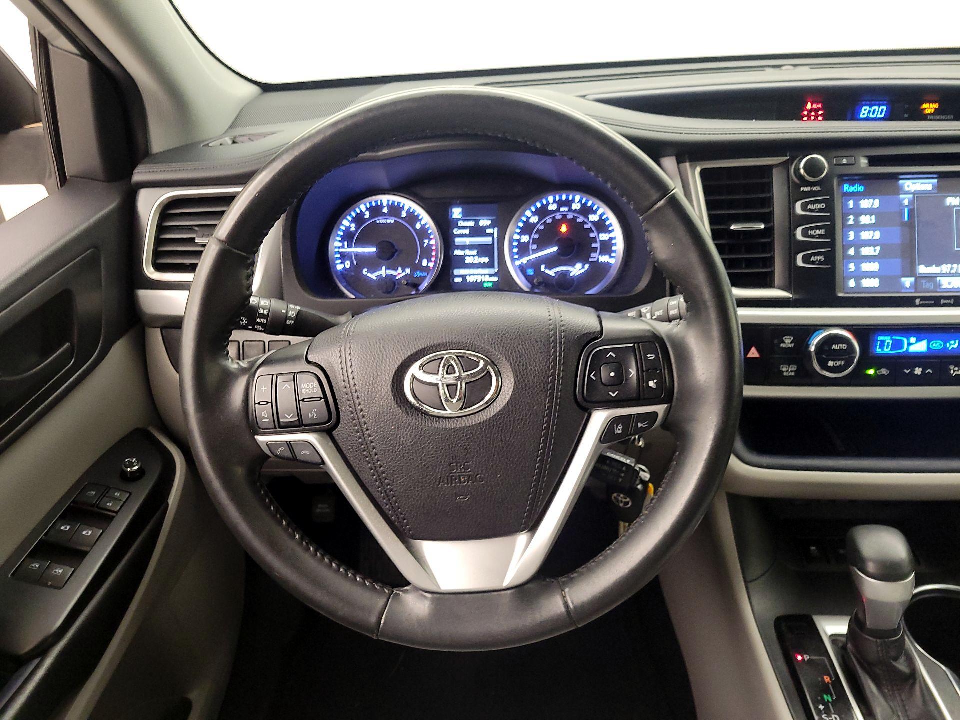 Thumbnail: 2019 Toyota Highlander - 10