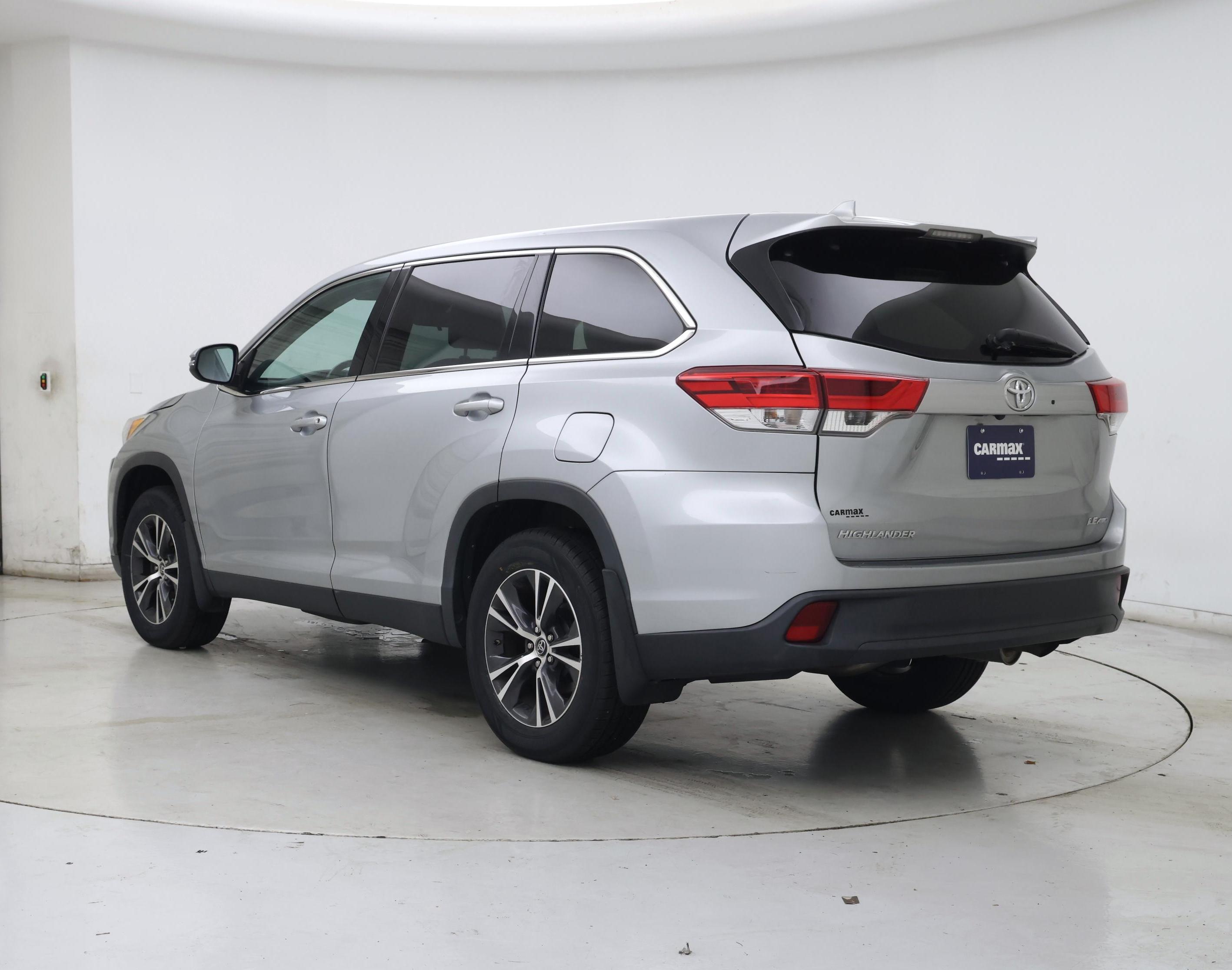 Thumbnail: 2019 Toyota Highlander - 2