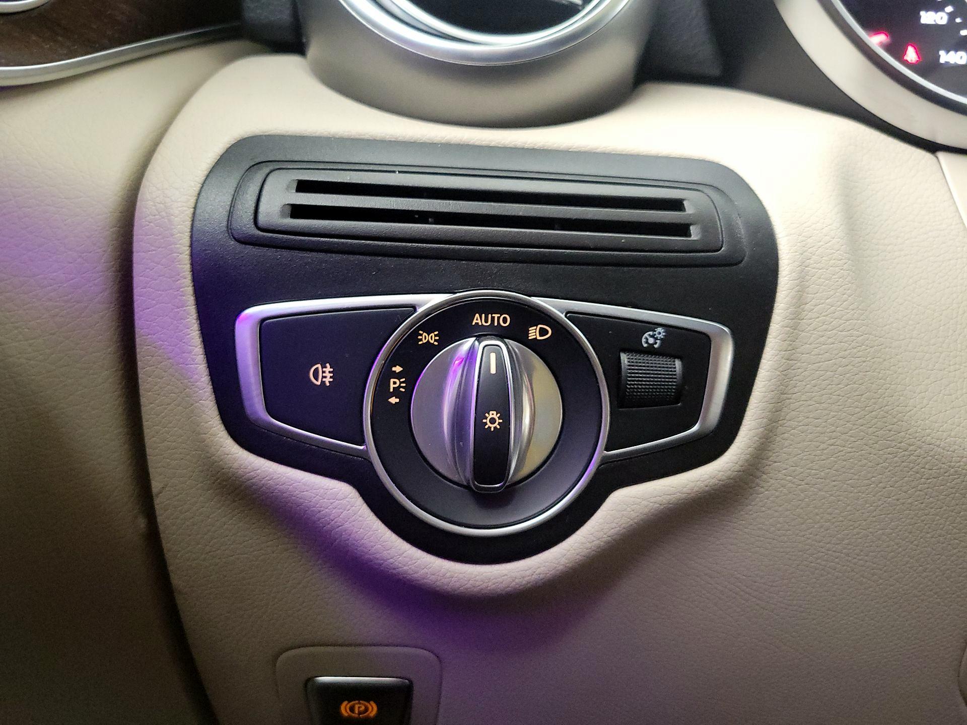 Thumbnail: 2020 Mercedes-Benz GLC - 13