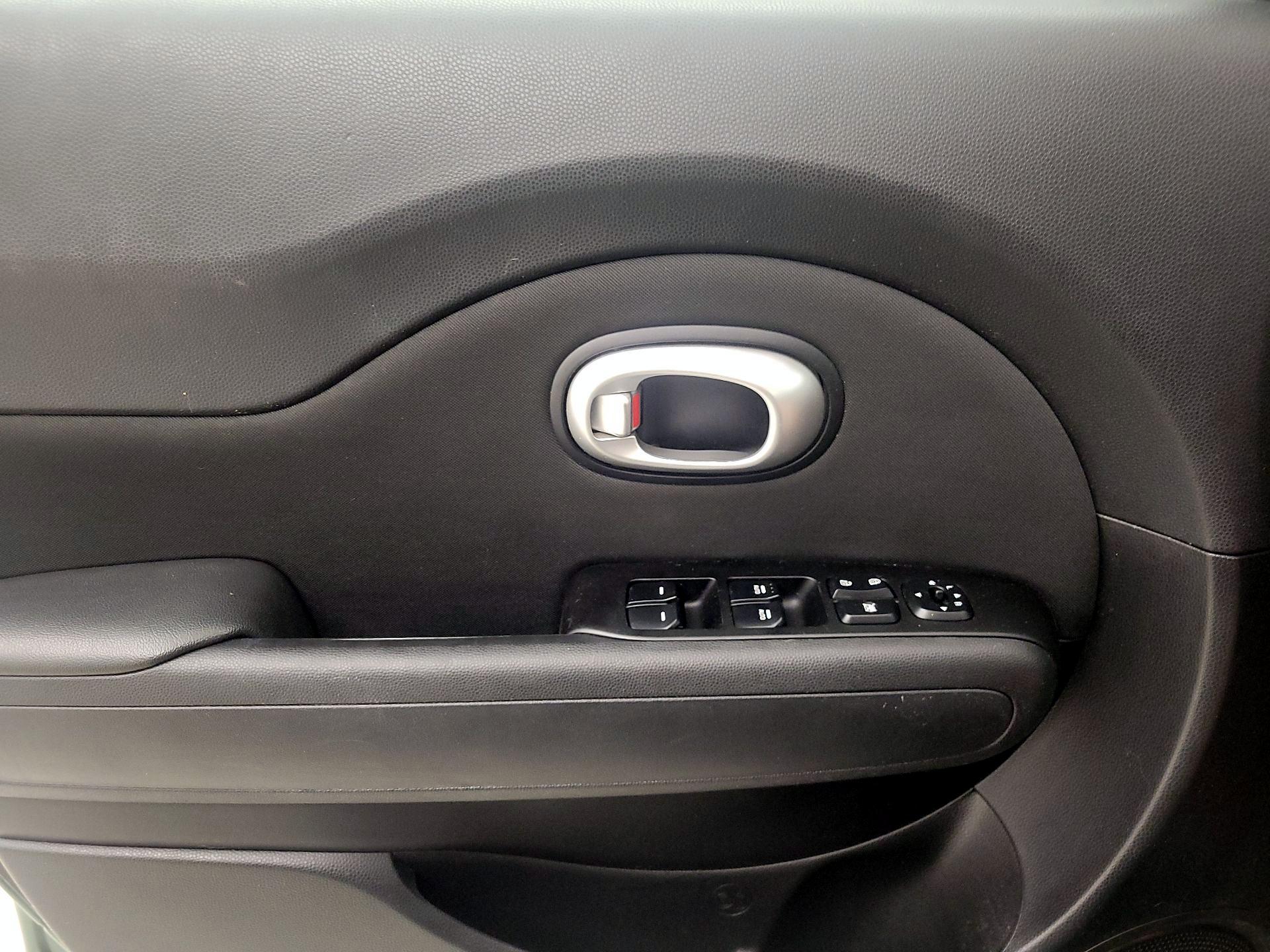 Thumbnail: 2014 Kia Soul - 12