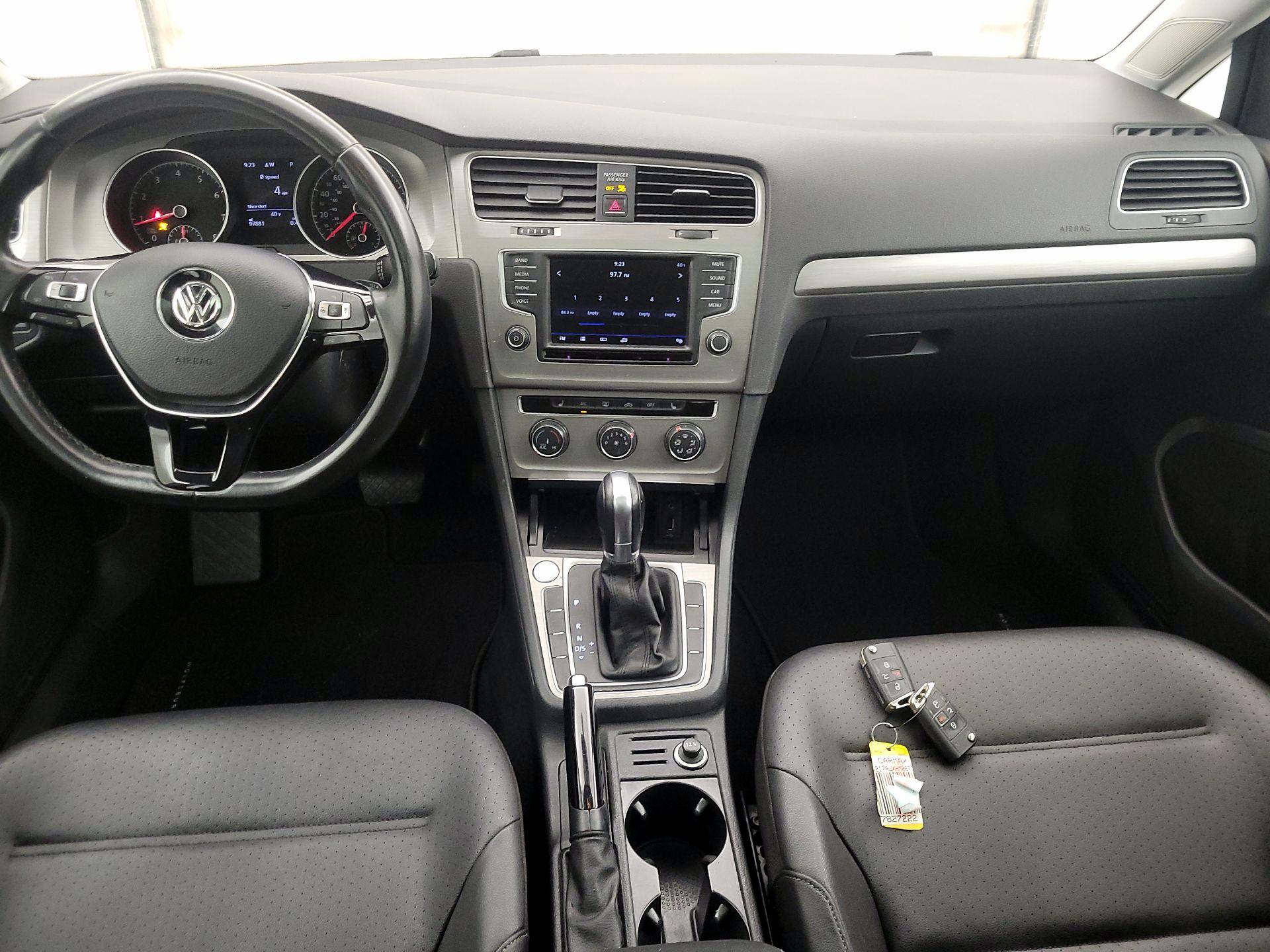 Thumbnail: 2017 Volkswagen Golf - 9