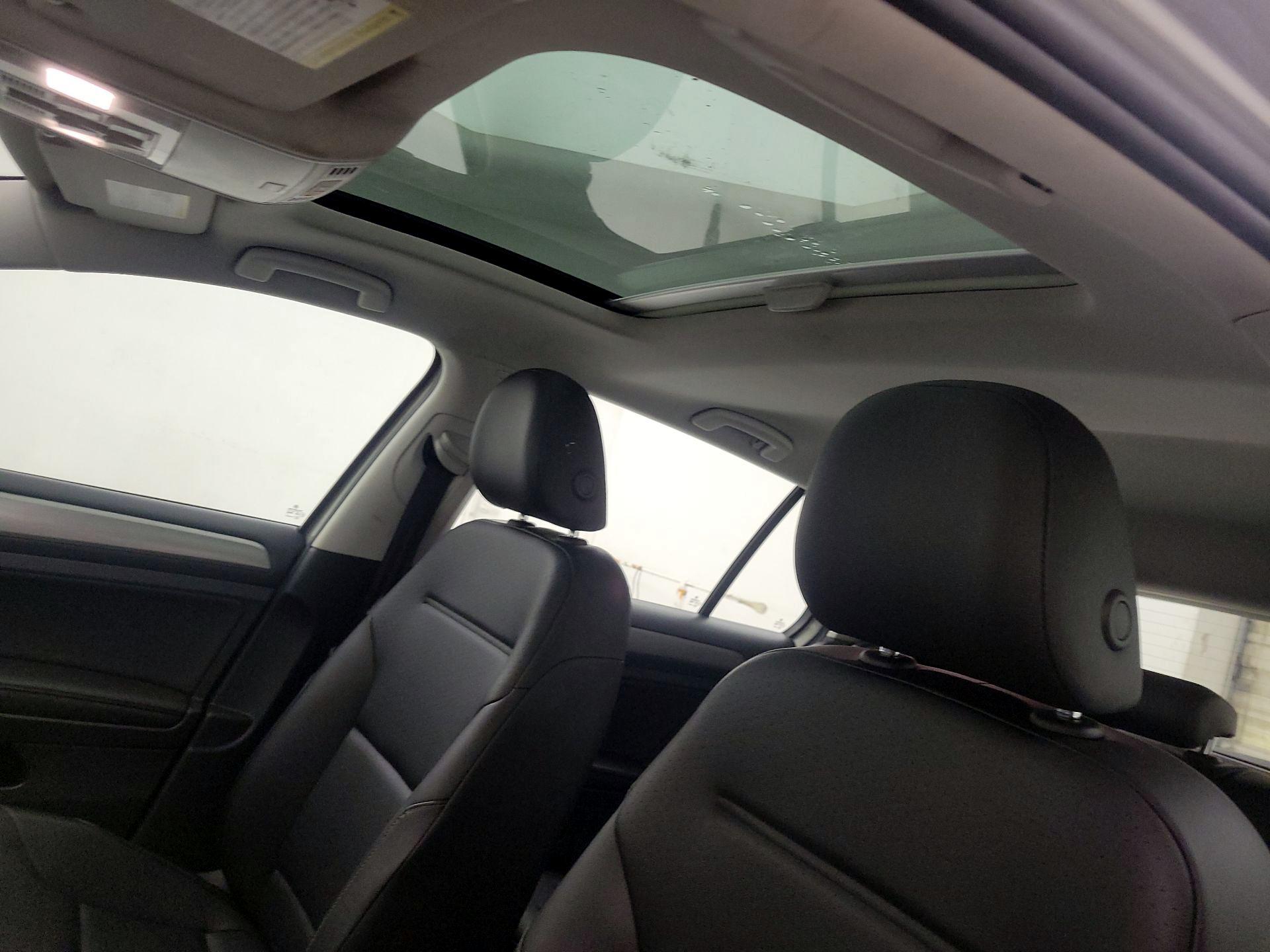 Thumbnail: 2017 Volkswagen Golf - 19