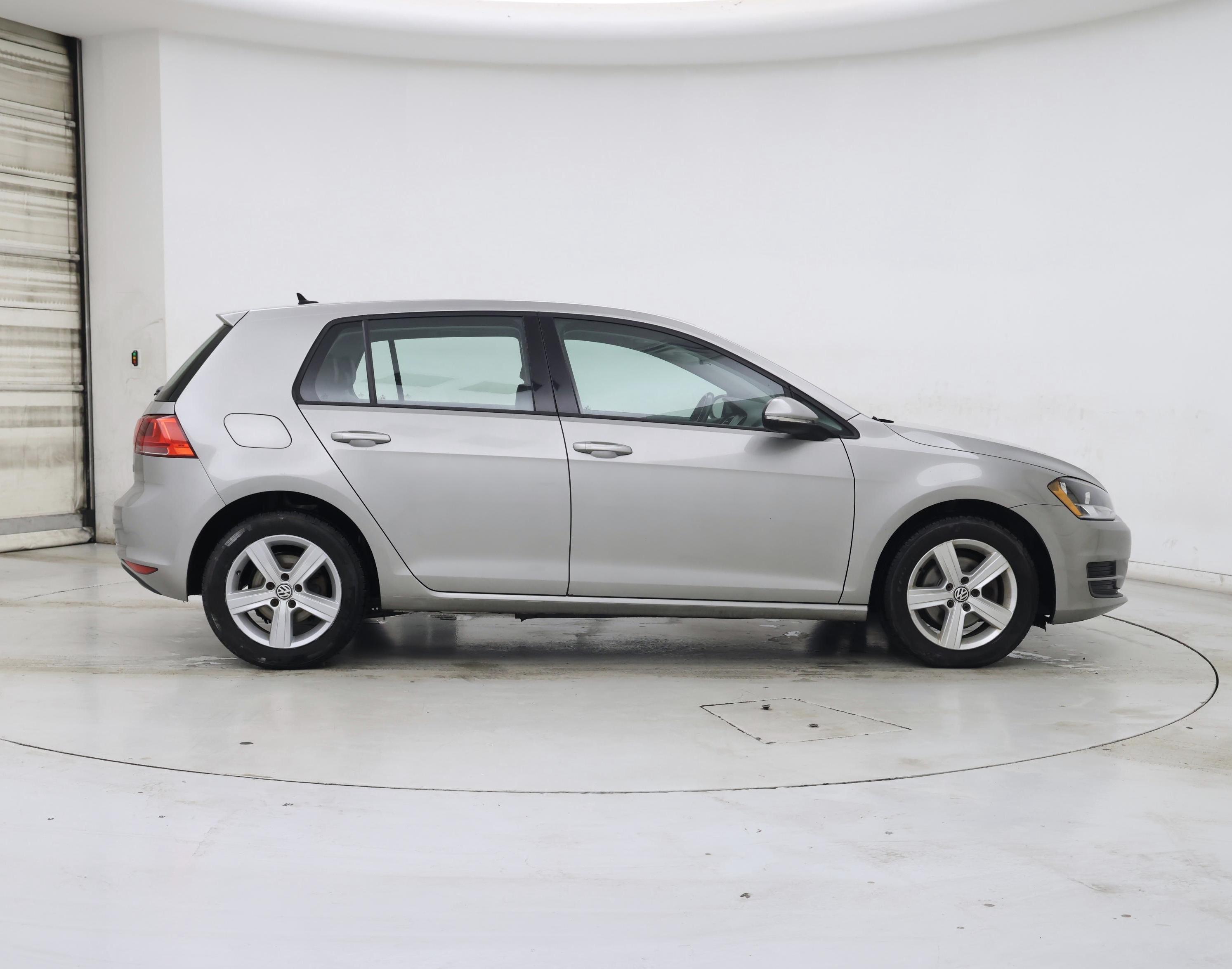 Thumbnail: 2017 Volkswagen Golf - 7