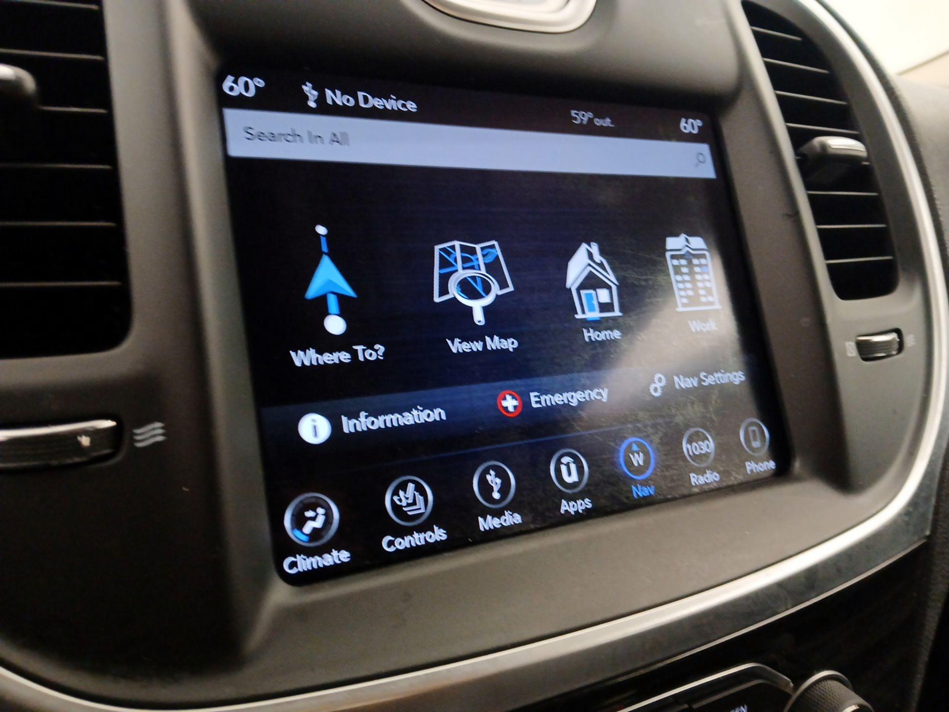 Thumbnail: 2019 Chrysler 300 - 14