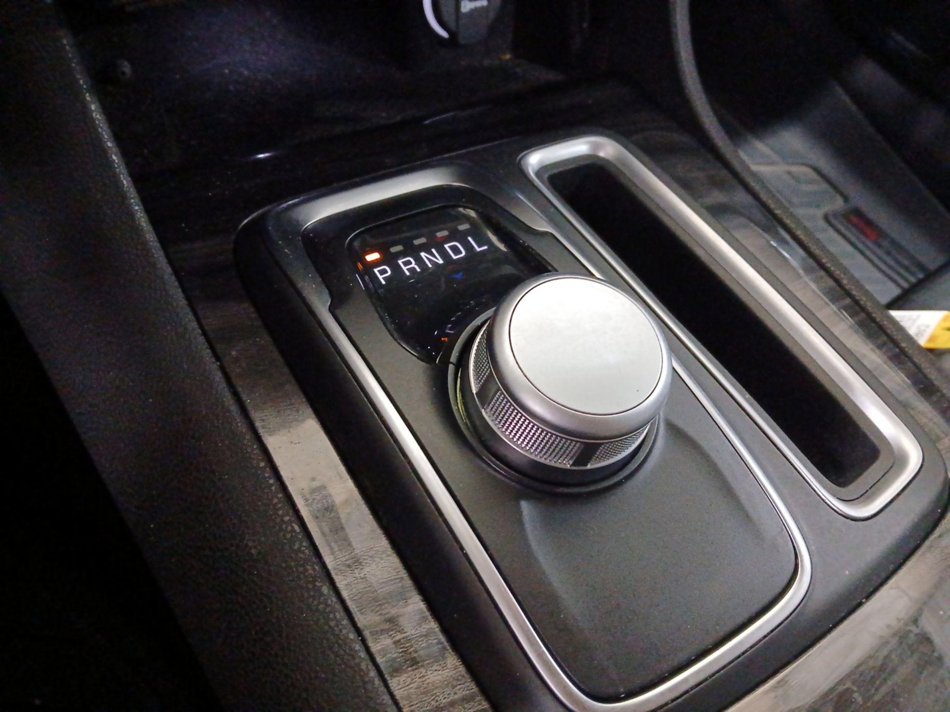 Thumbnail: 2019 Chrysler 300 - 18