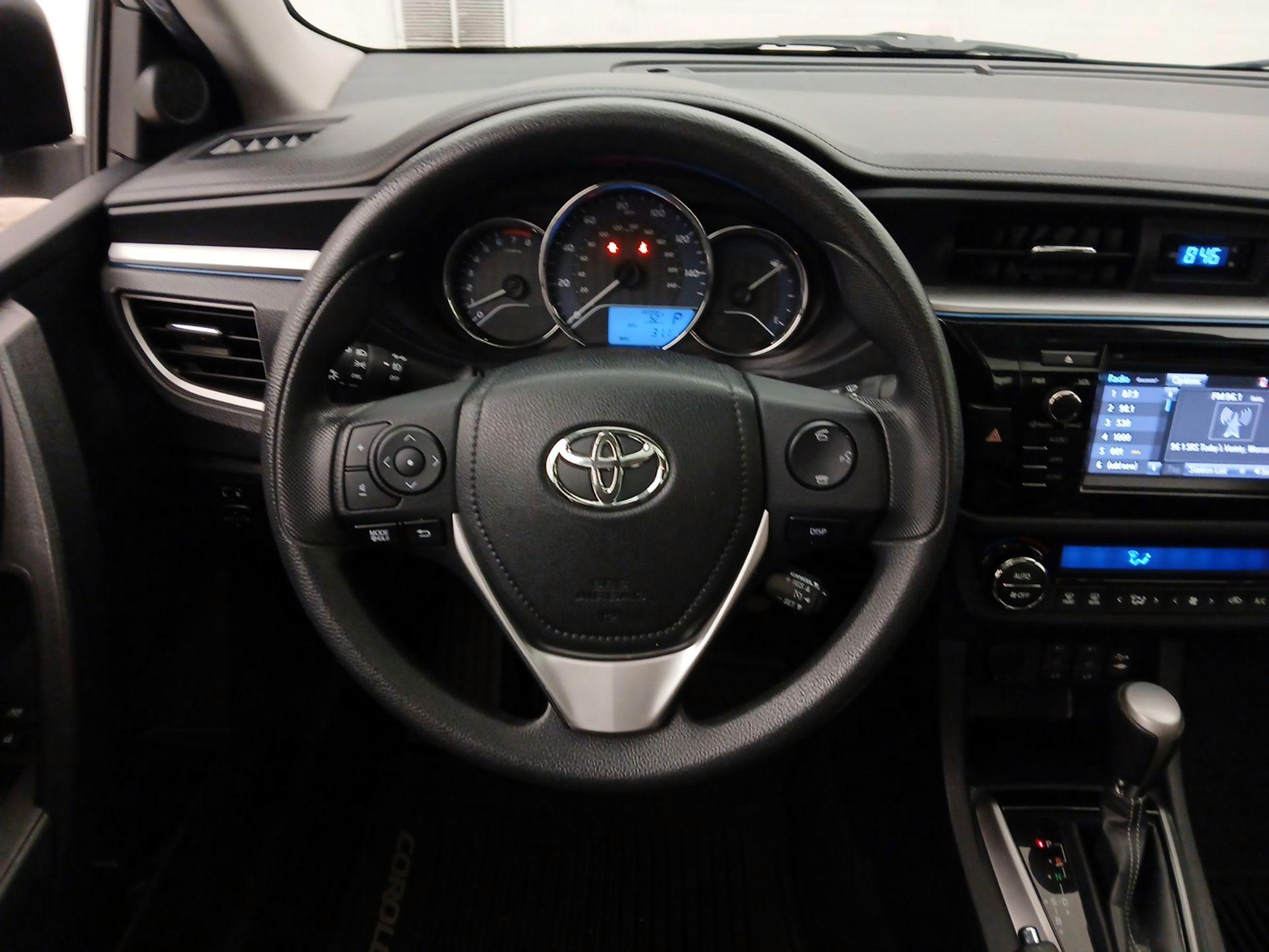 Thumbnail: 2016 Toyota Corolla - 10