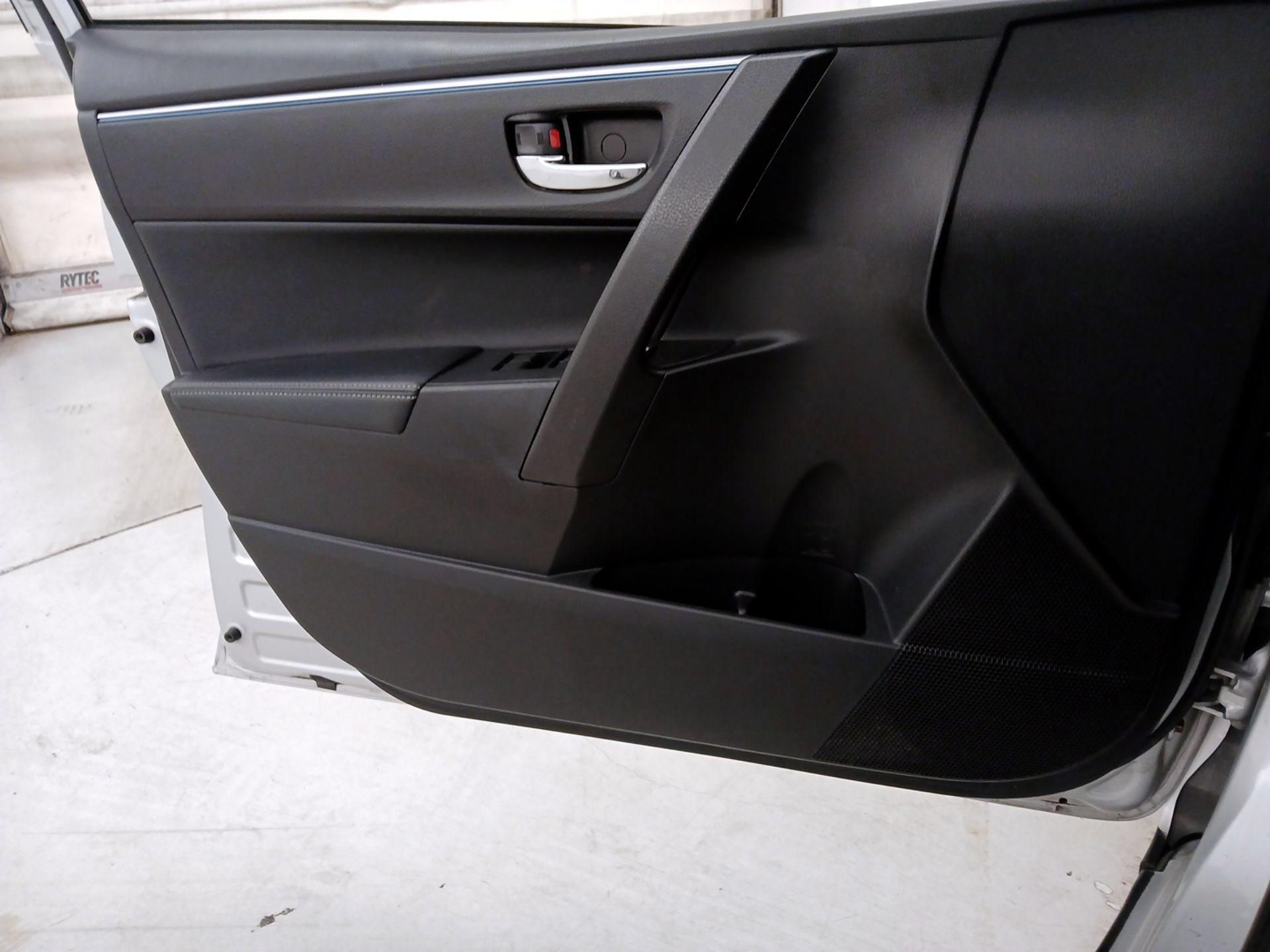 Thumbnail: 2016 Toyota Corolla - 12