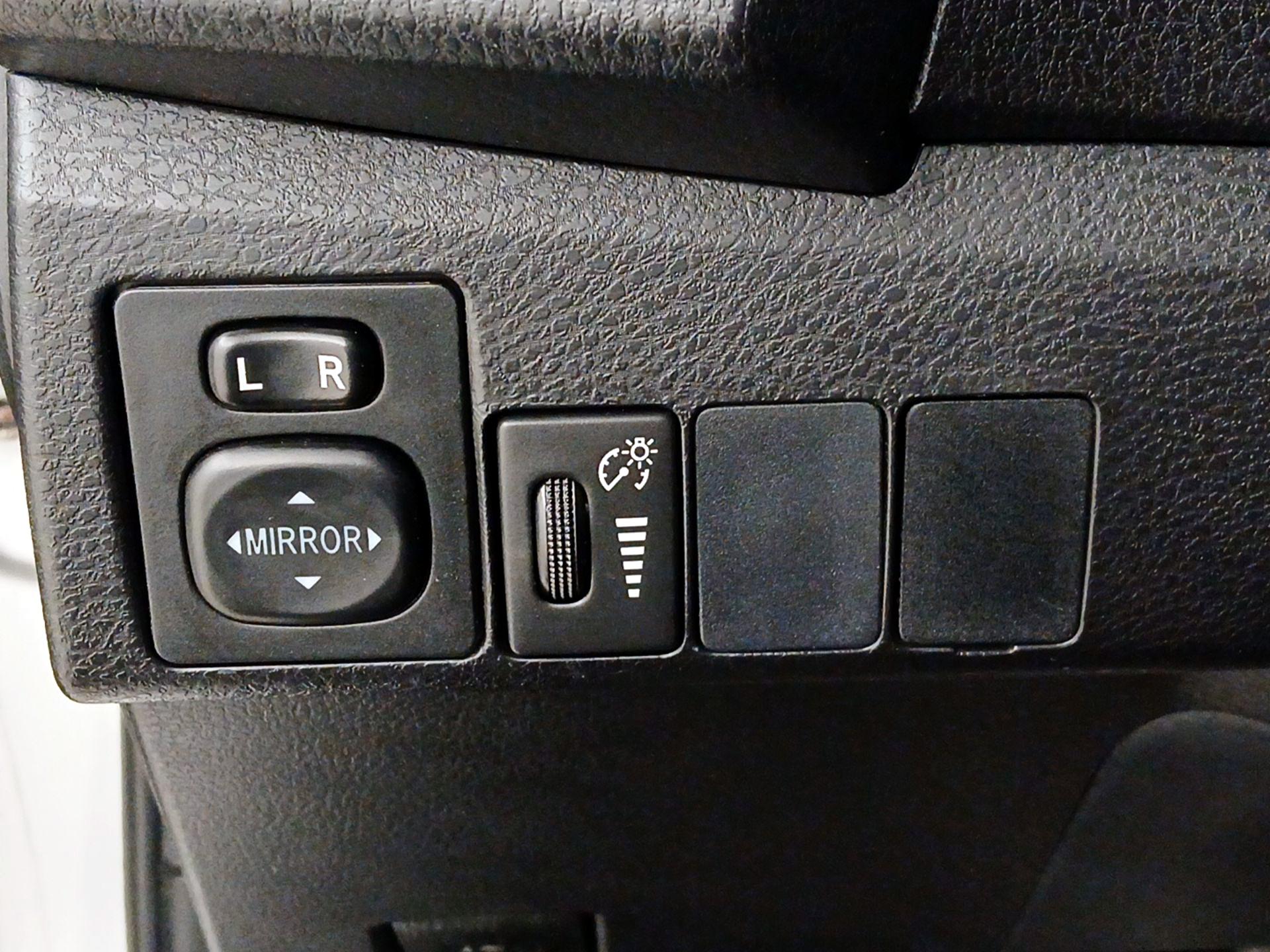 Thumbnail: 2016 Toyota Corolla - 13
