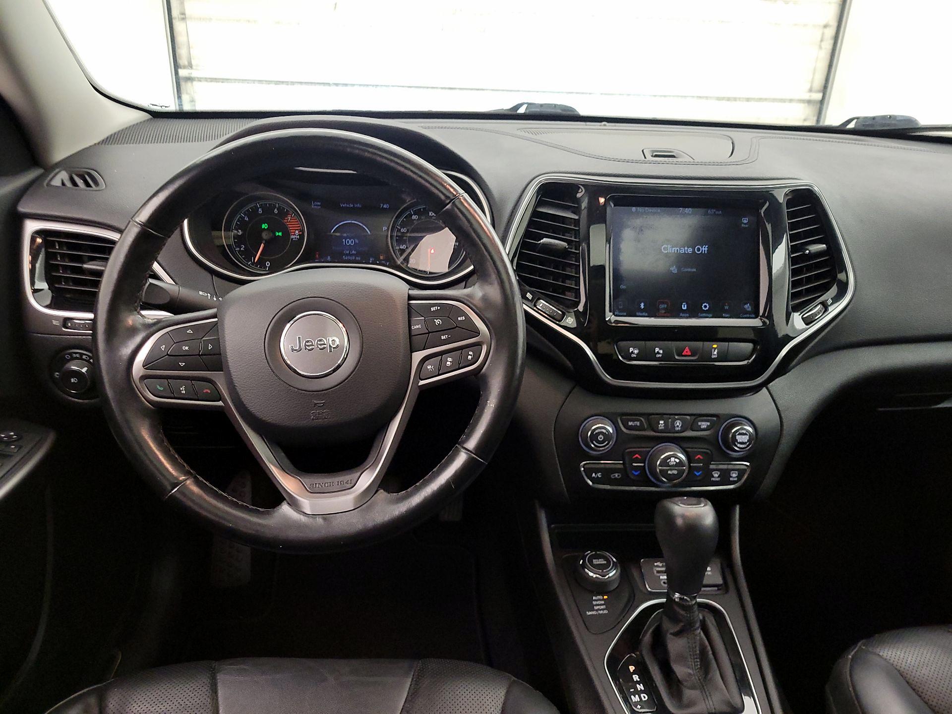 Thumbnail: 2021 Jeep Cherokee - 10