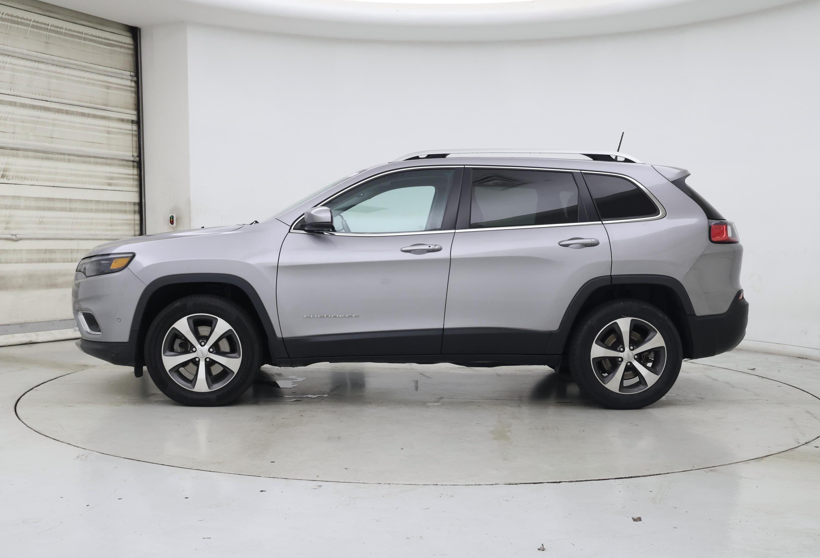 Thumbnail: 2021 Jeep Cherokee - 3