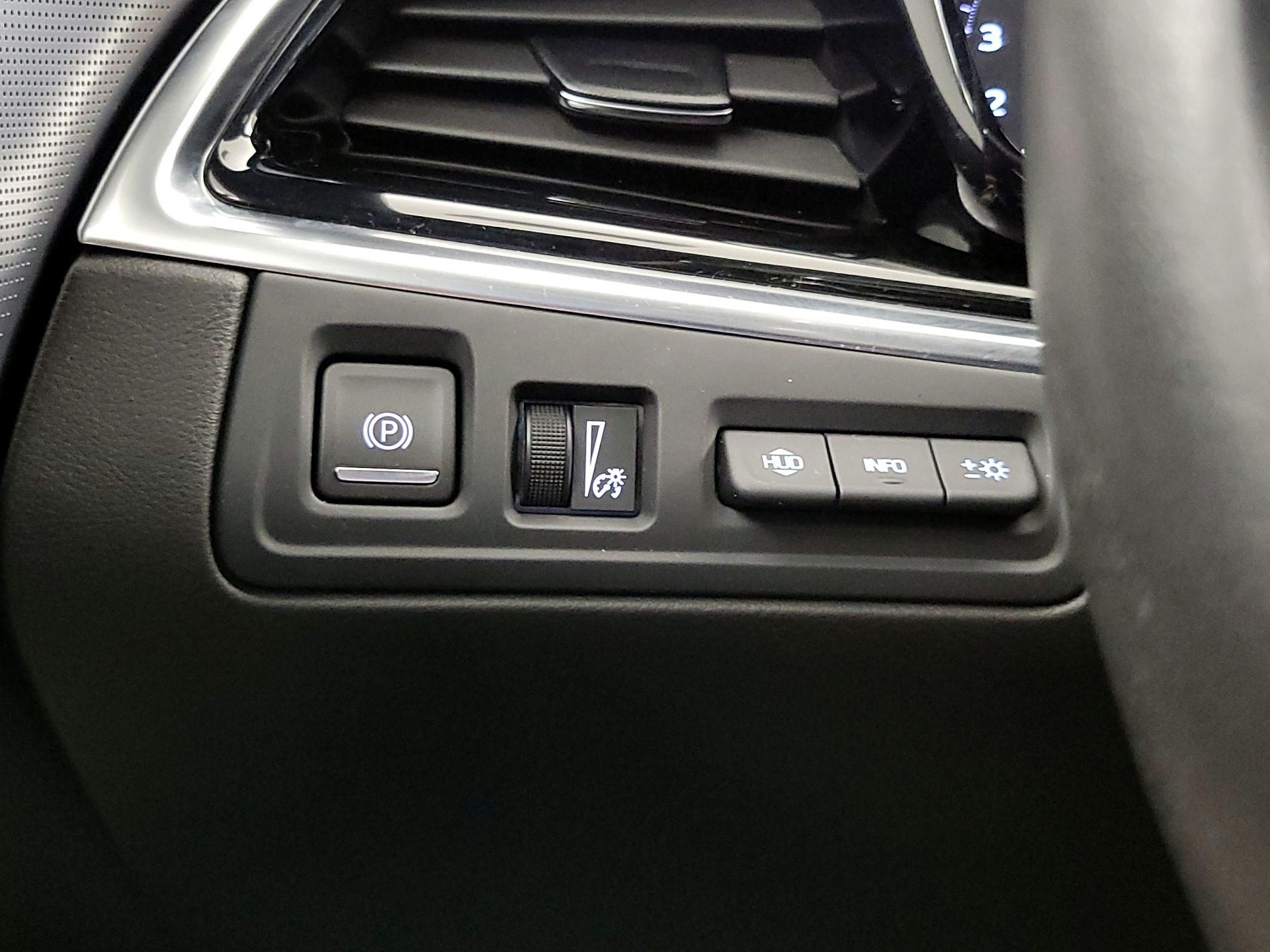Thumbnail: 2024 Cadillac XT6 - 13