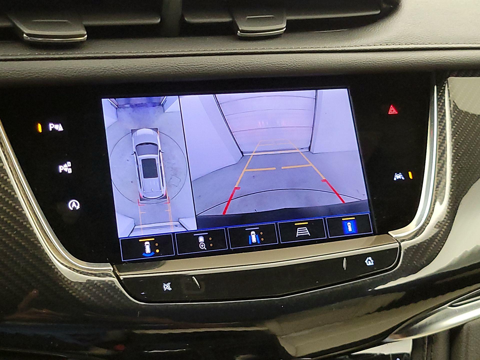 Thumbnail: 2024 Cadillac XT6 - 15