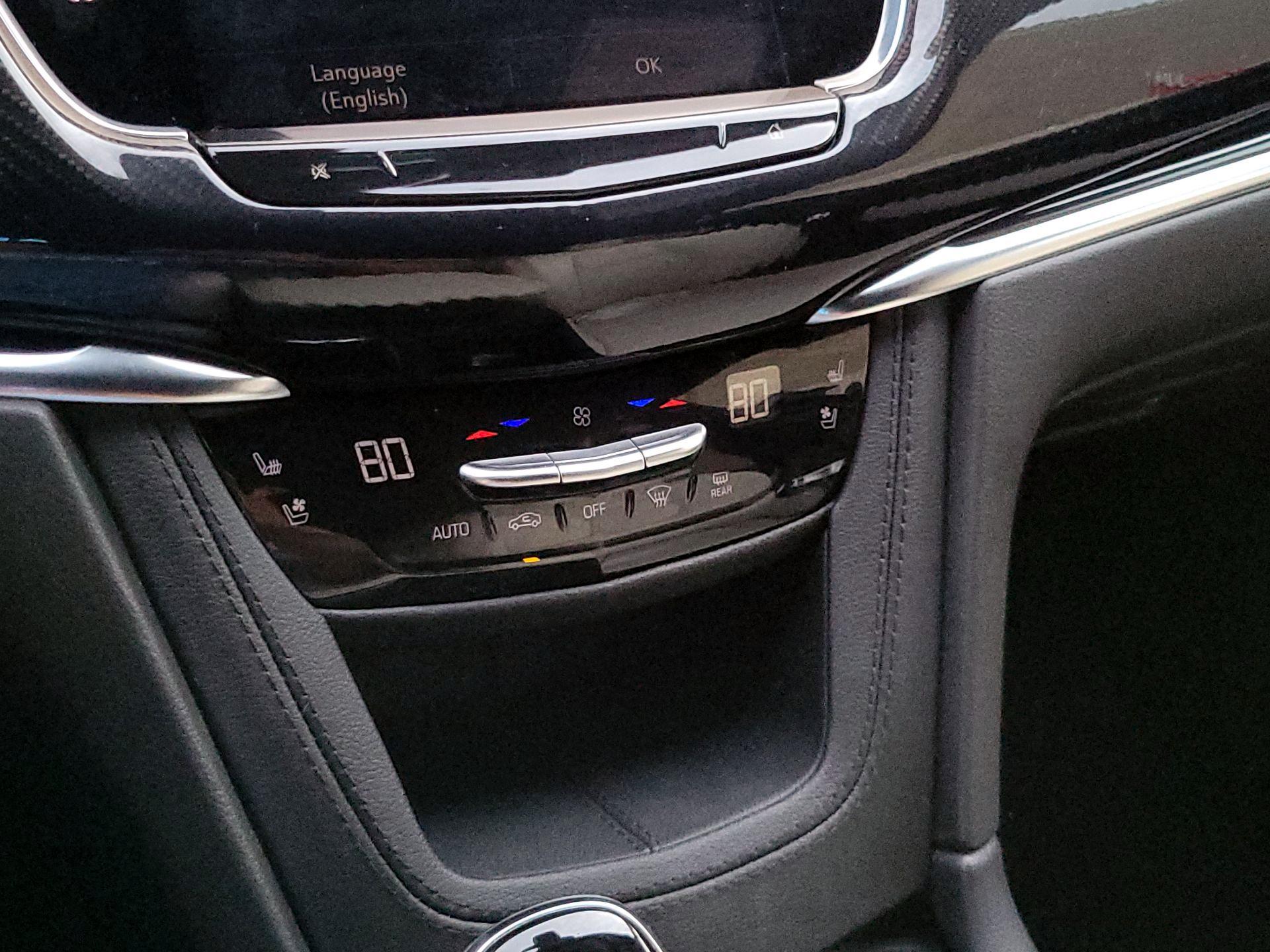 Thumbnail: 2024 Cadillac XT6 - 17
