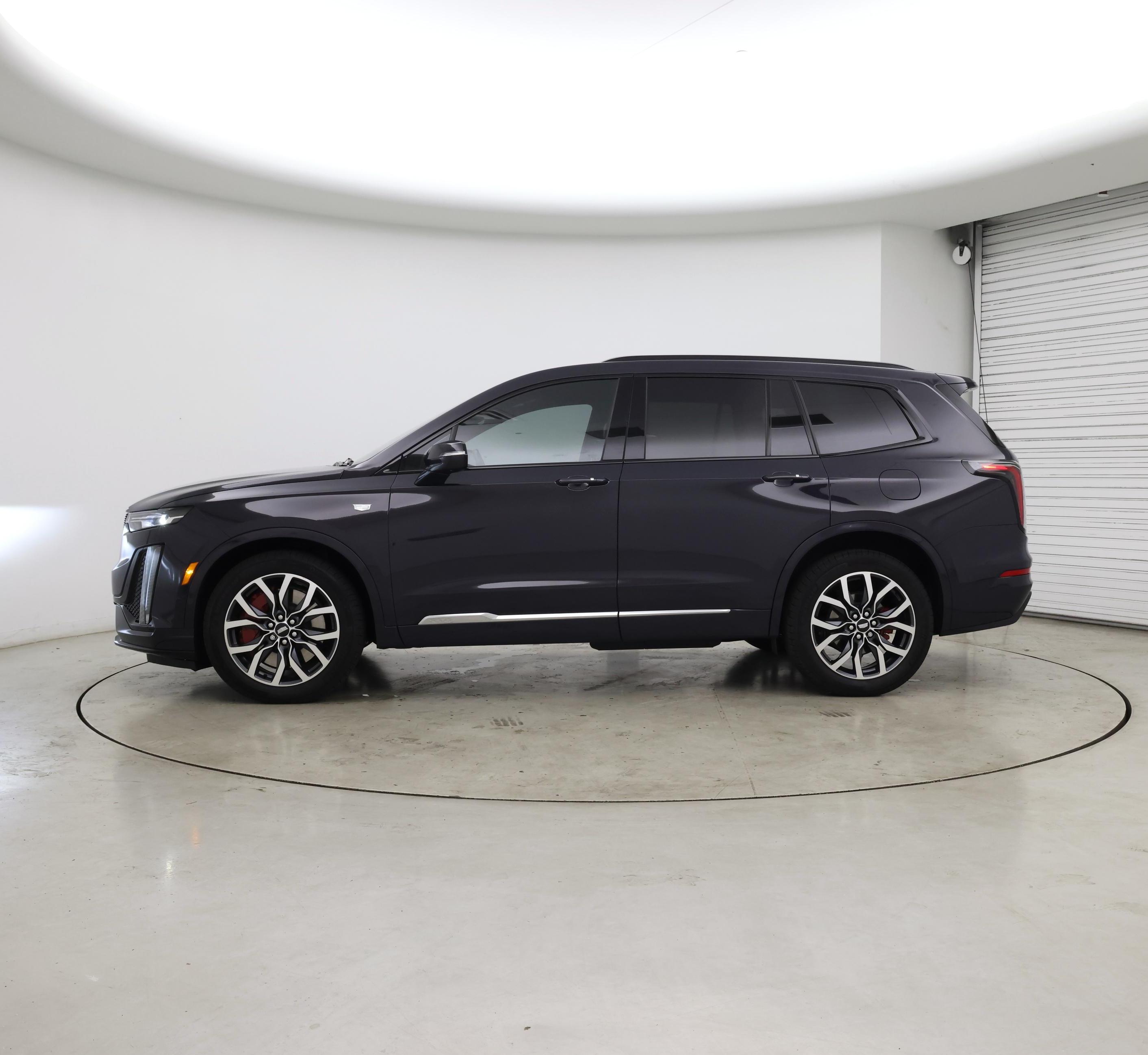 Thumbnail: 2024 Cadillac XT6 - 3