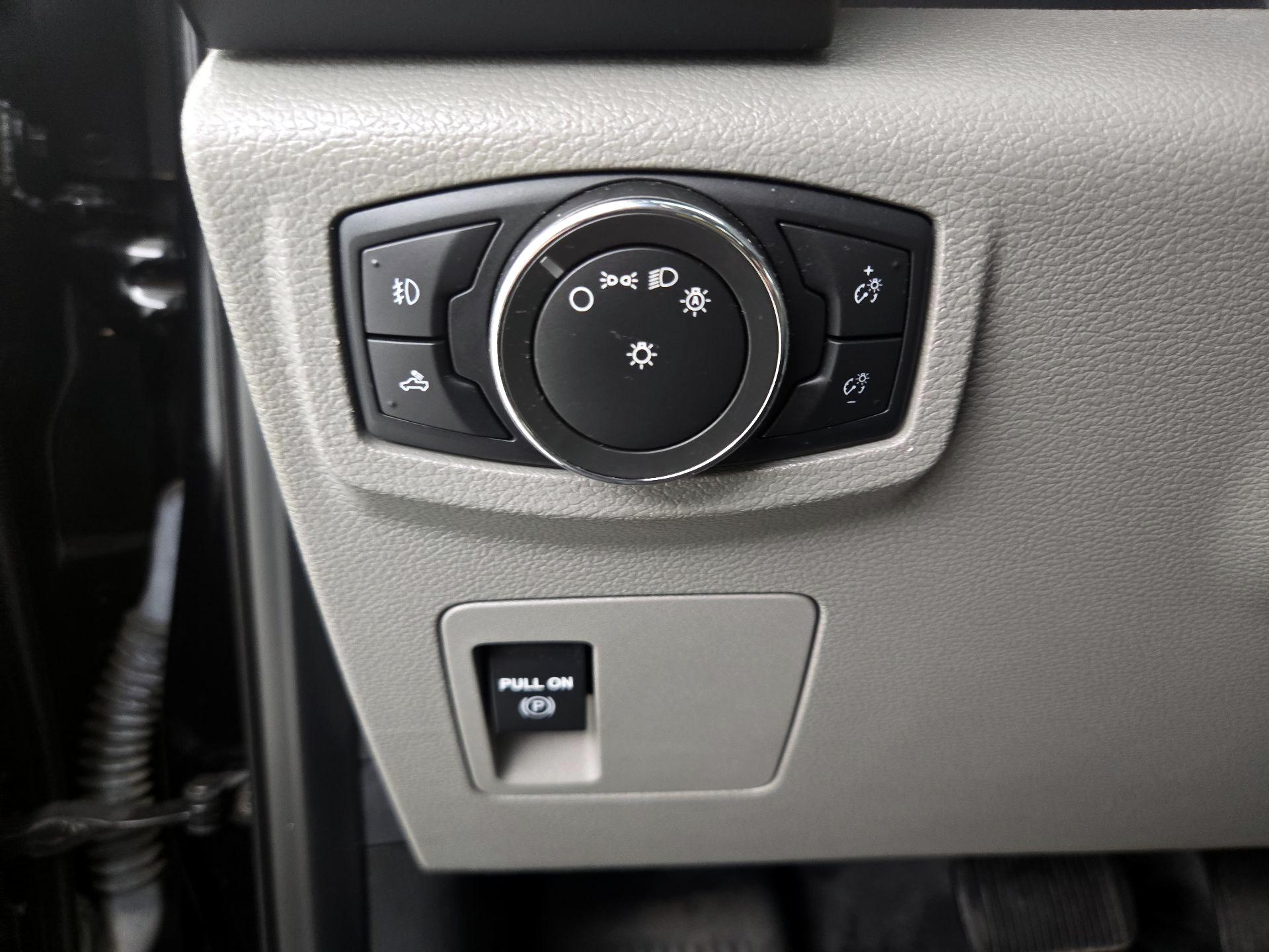 Thumbnail: 2016 Ford F-150 - 13