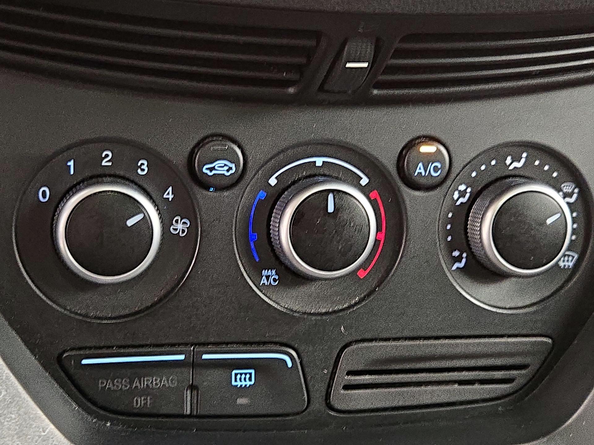 Thumbnail: 2014 Ford Escape - 16