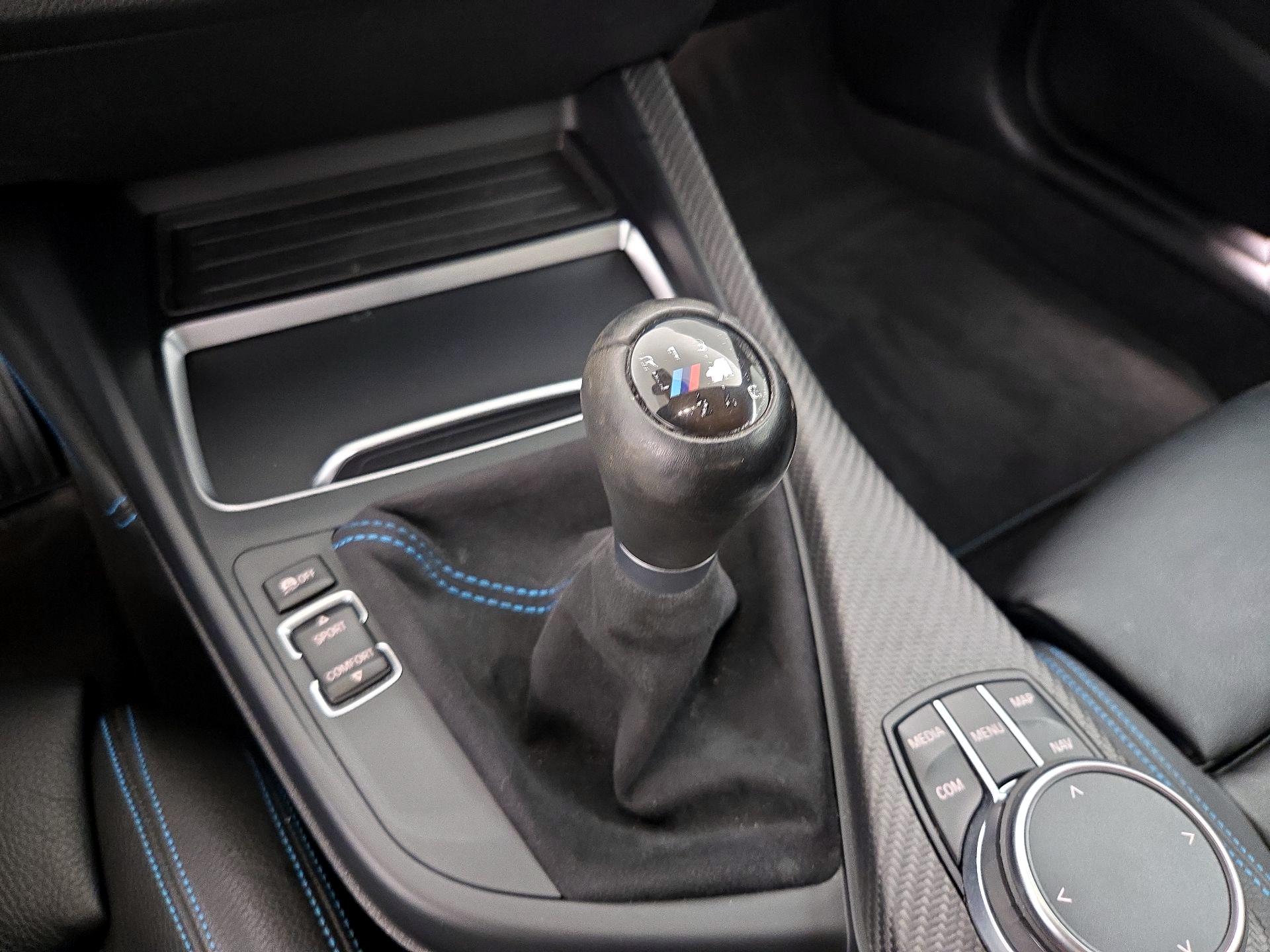 Thumbnail: 2018 BMW M2 - 18