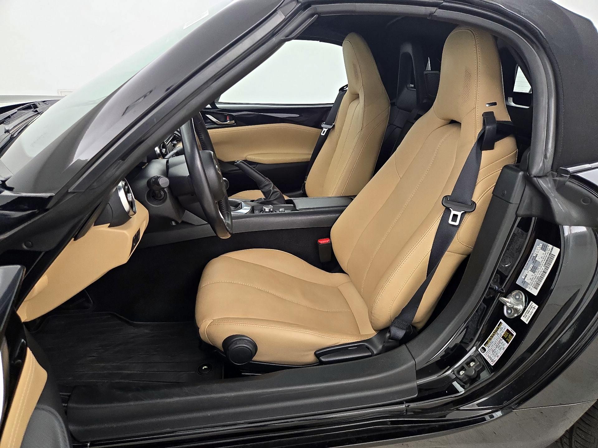 Thumbnail: 2016 Mazda MX-5 Miata - 11