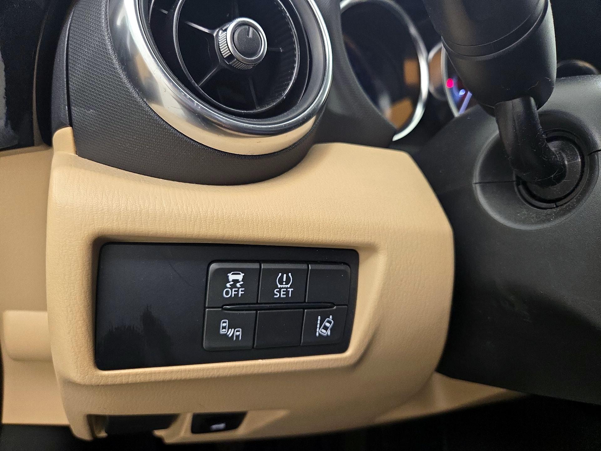 Thumbnail: 2016 Mazda MX-5 Miata - 13