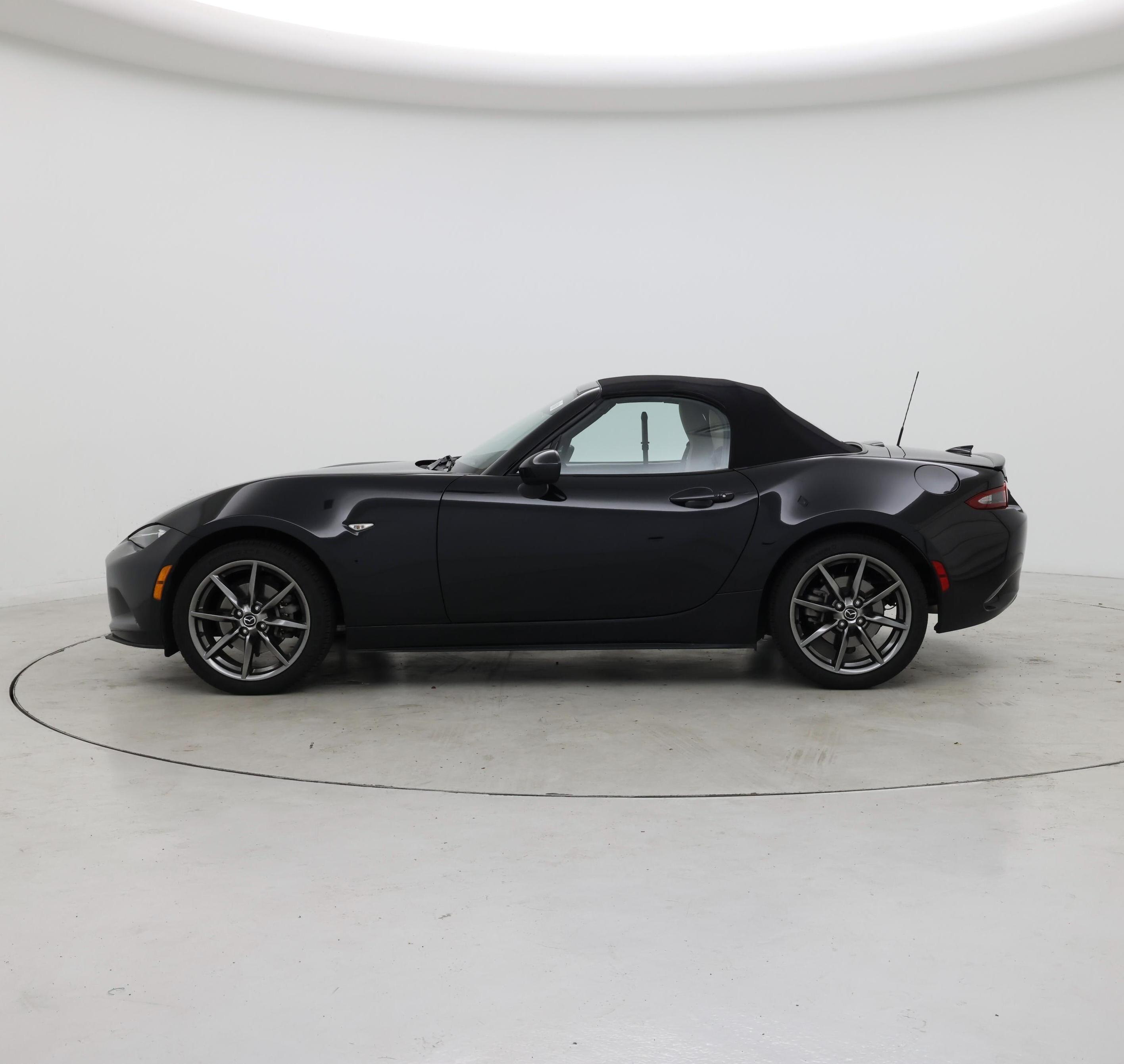 Thumbnail: 2016 Mazda MX-5 Miata - 3