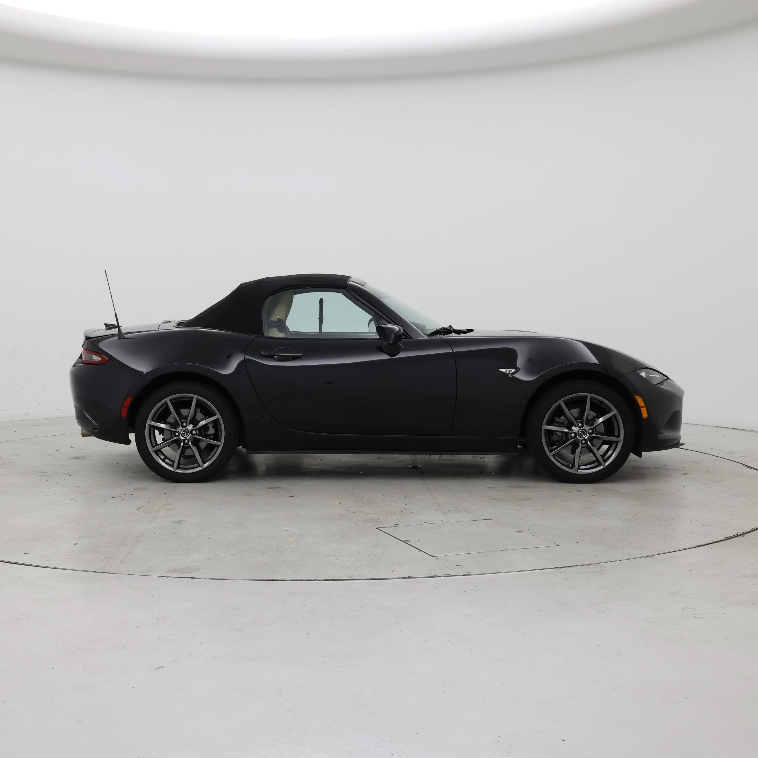 Thumbnail: 2016 Mazda MX-5 Miata - 7