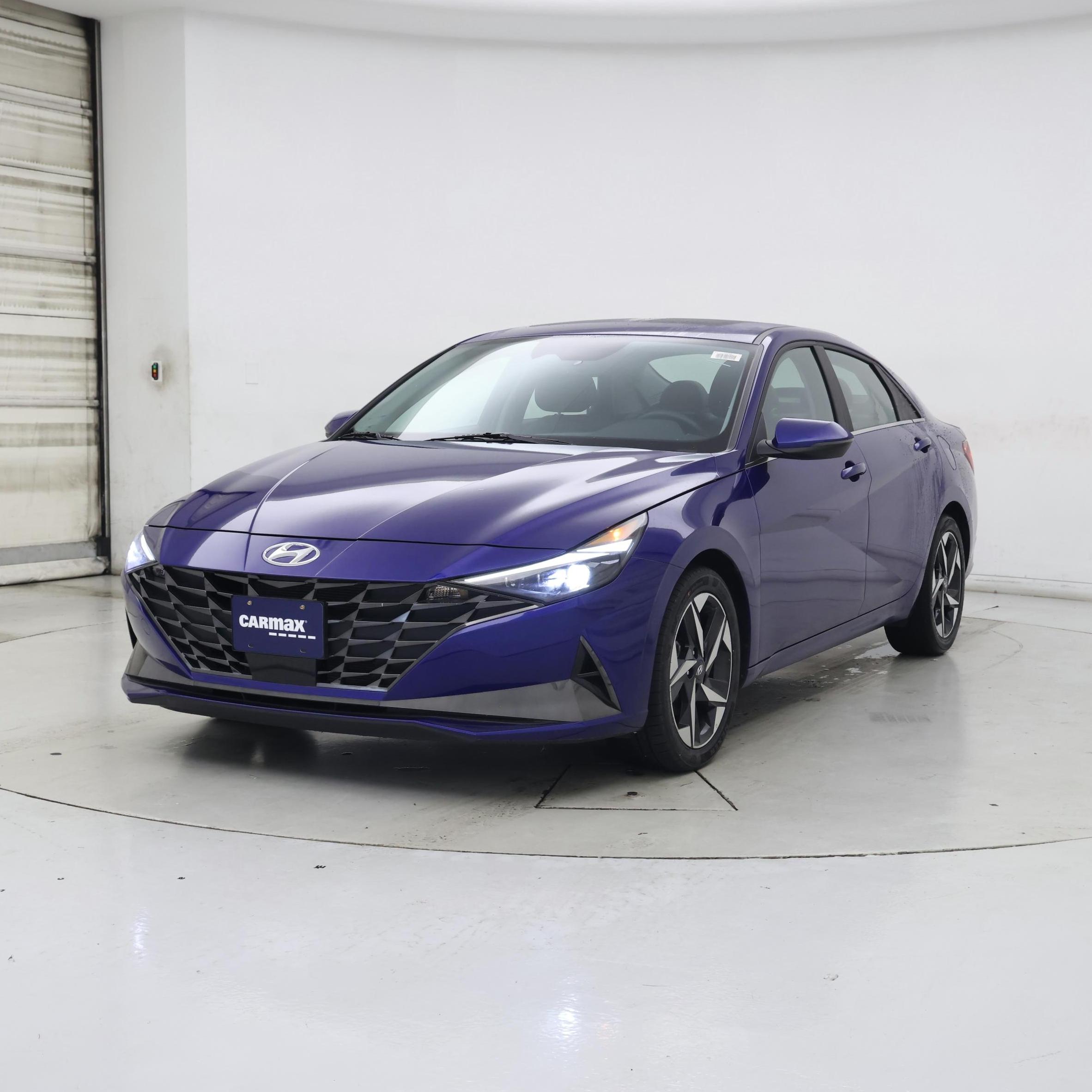 Thumbnail: 2023 Hyundai Elantra - 4