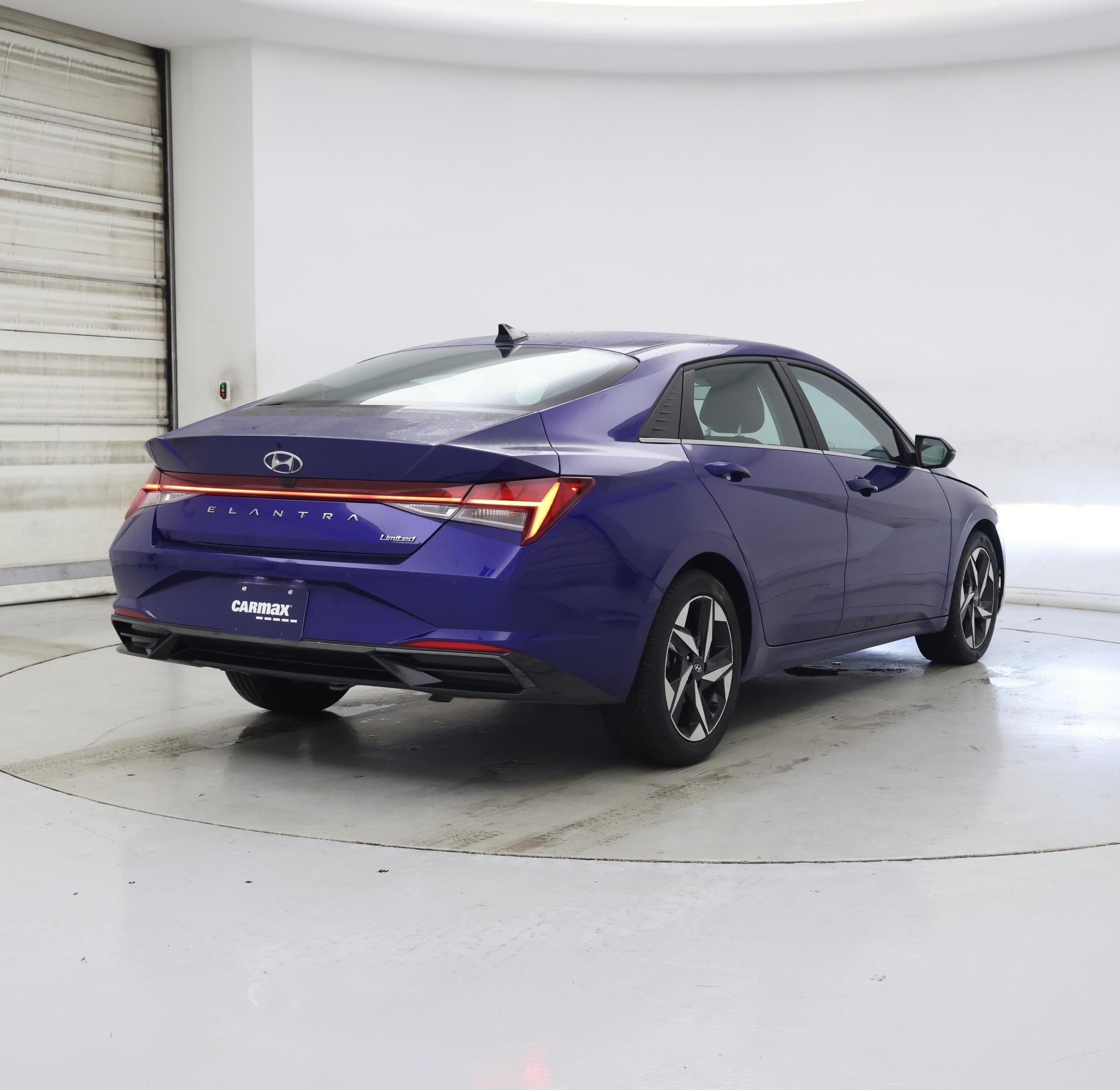 Thumbnail: 2023 Hyundai Elantra - 8