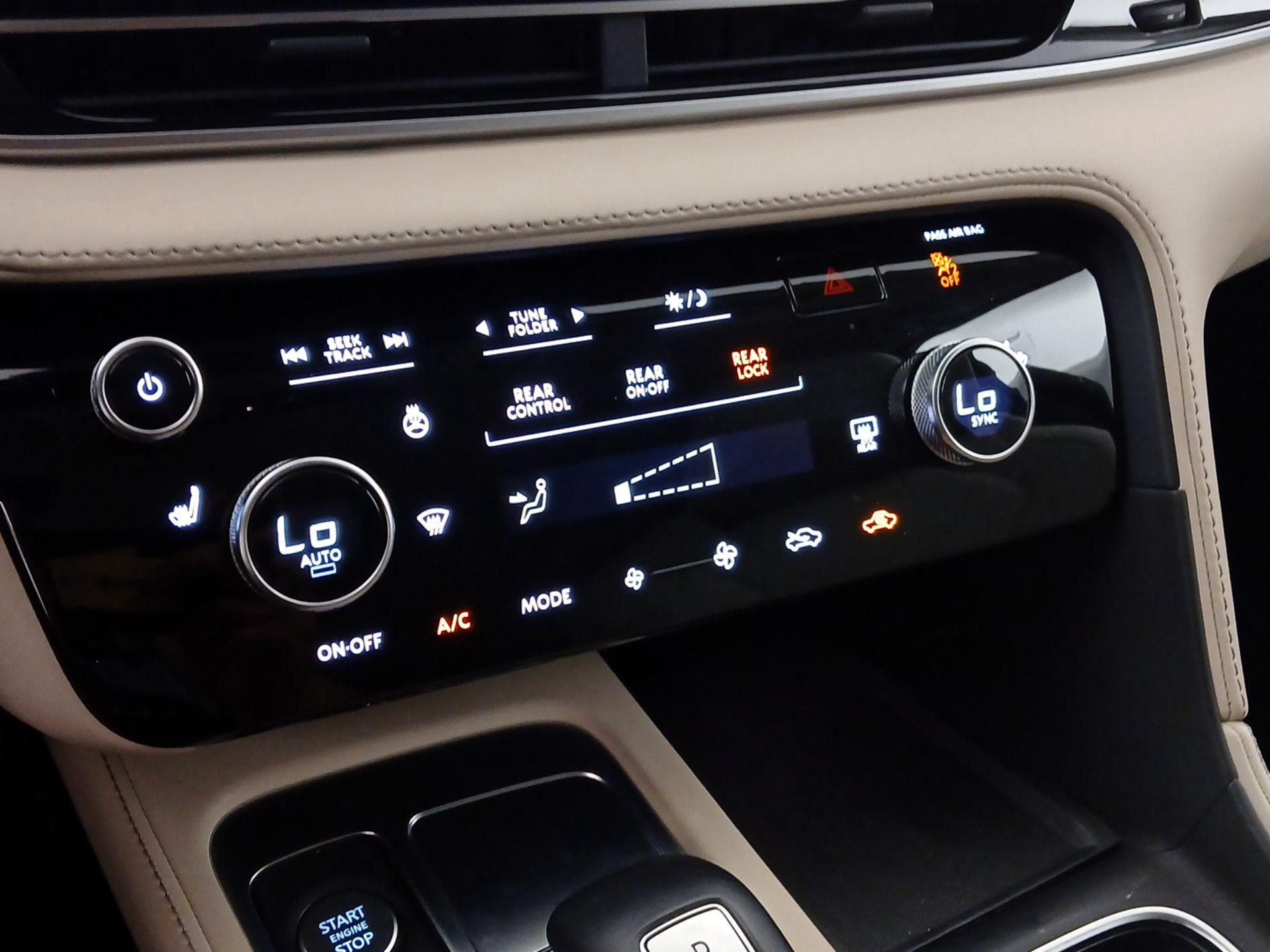 Thumbnail: 2023 INFINITI QX60 - 16