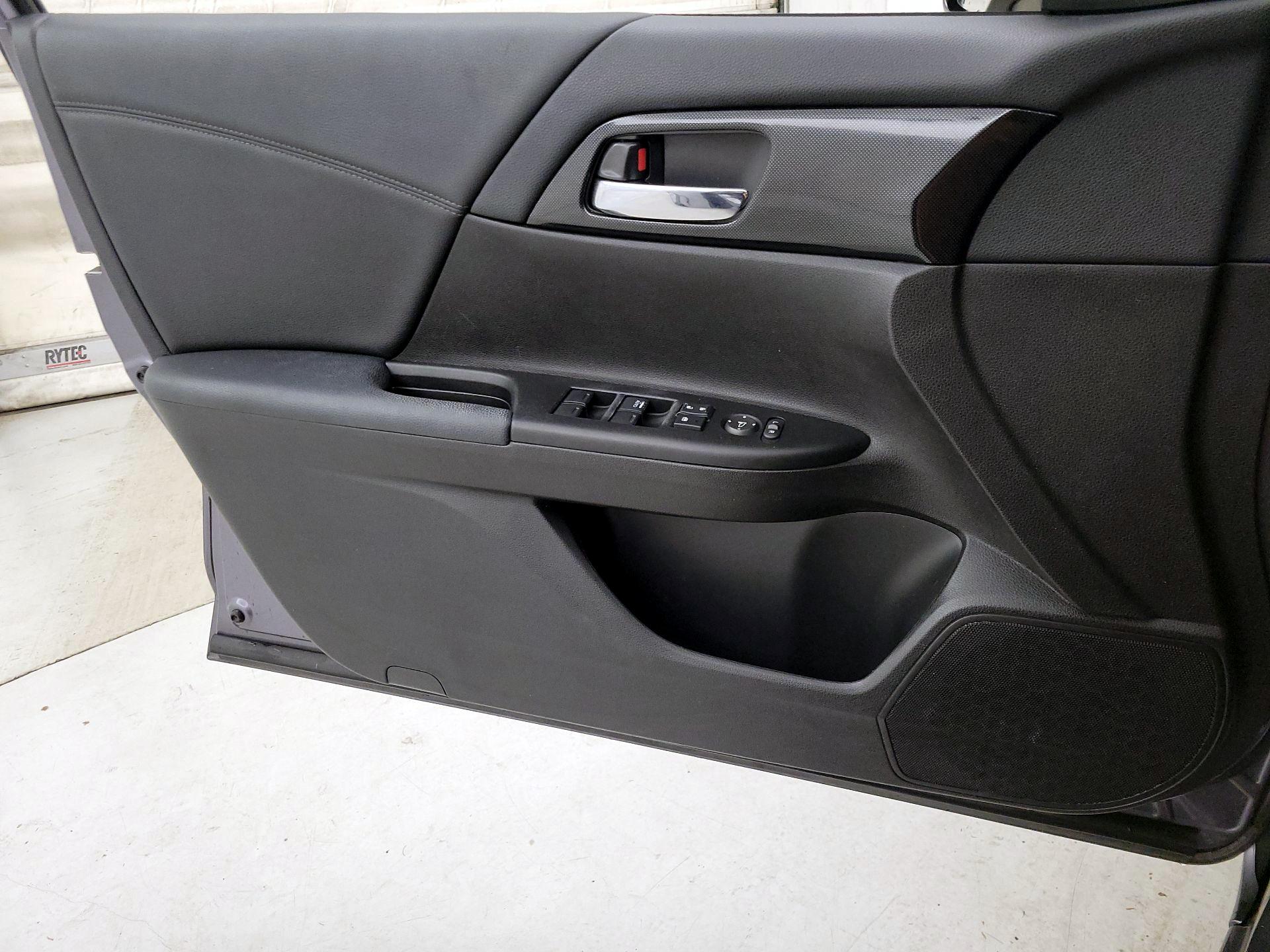 Thumbnail: 2015 Honda Accord - 12